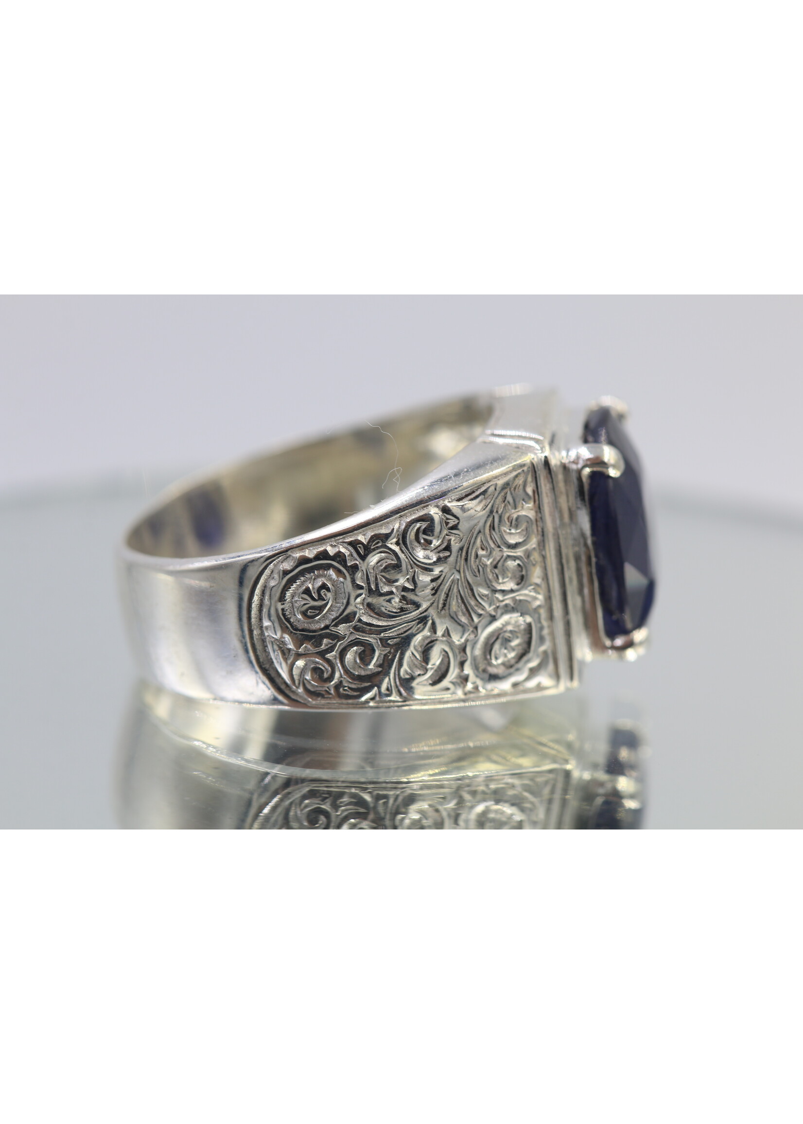 925 silver ring set with natural sapphire