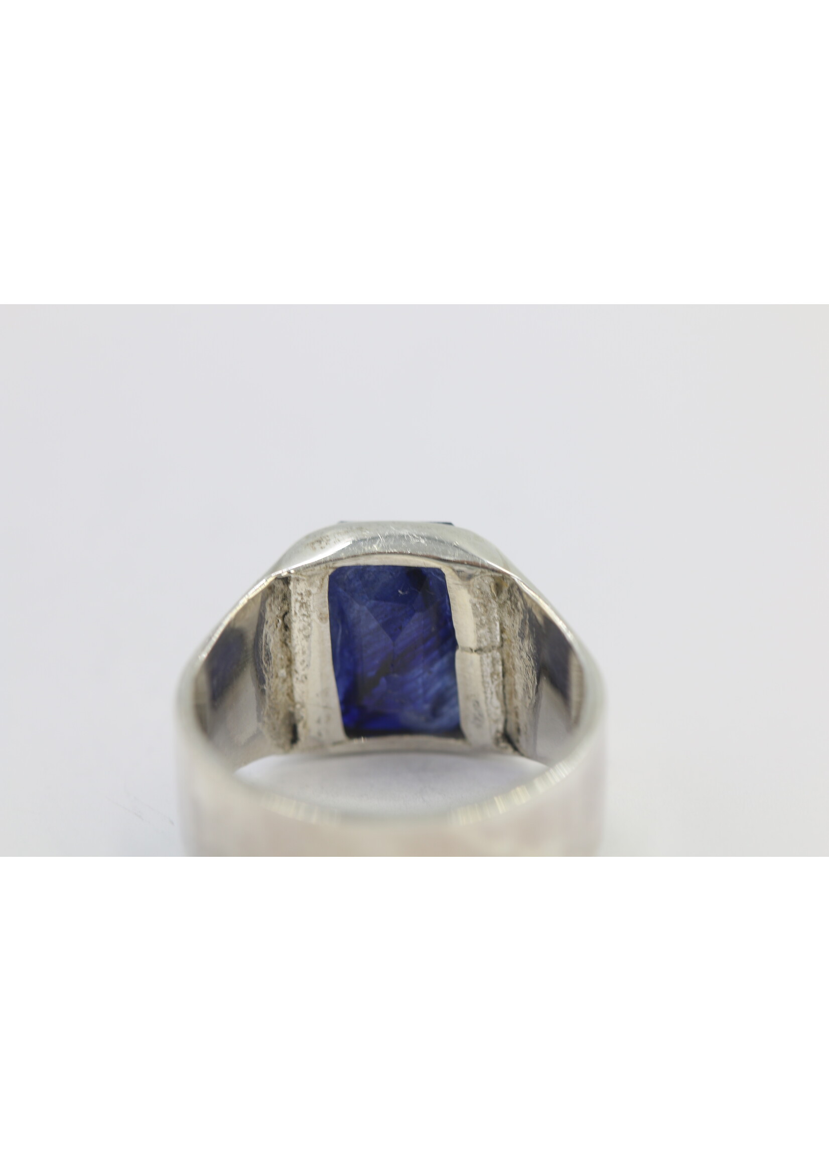 925 silver ring set with natural sapphire