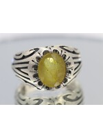 Ring with yellow sapphire