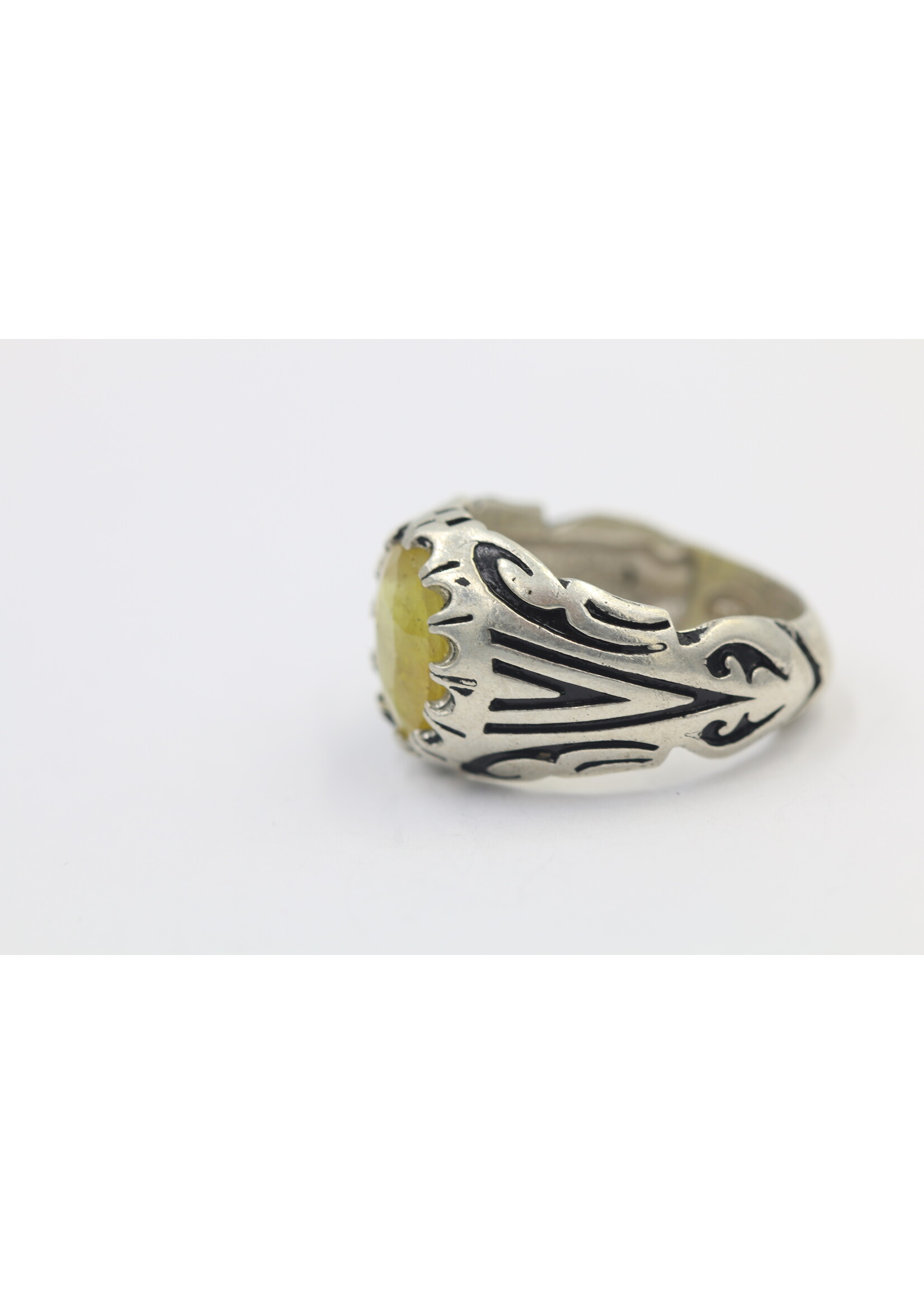 Bague en argent 925 sertie d'un Saphir jaune naturel