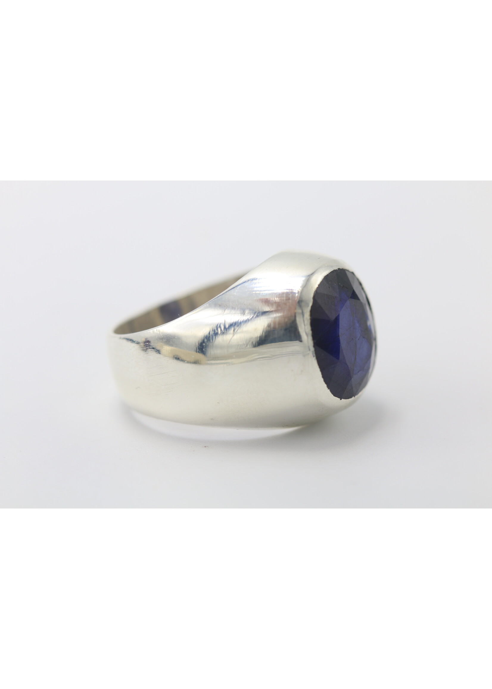 Bague en argent 925 sertie d'un Saphir naturel