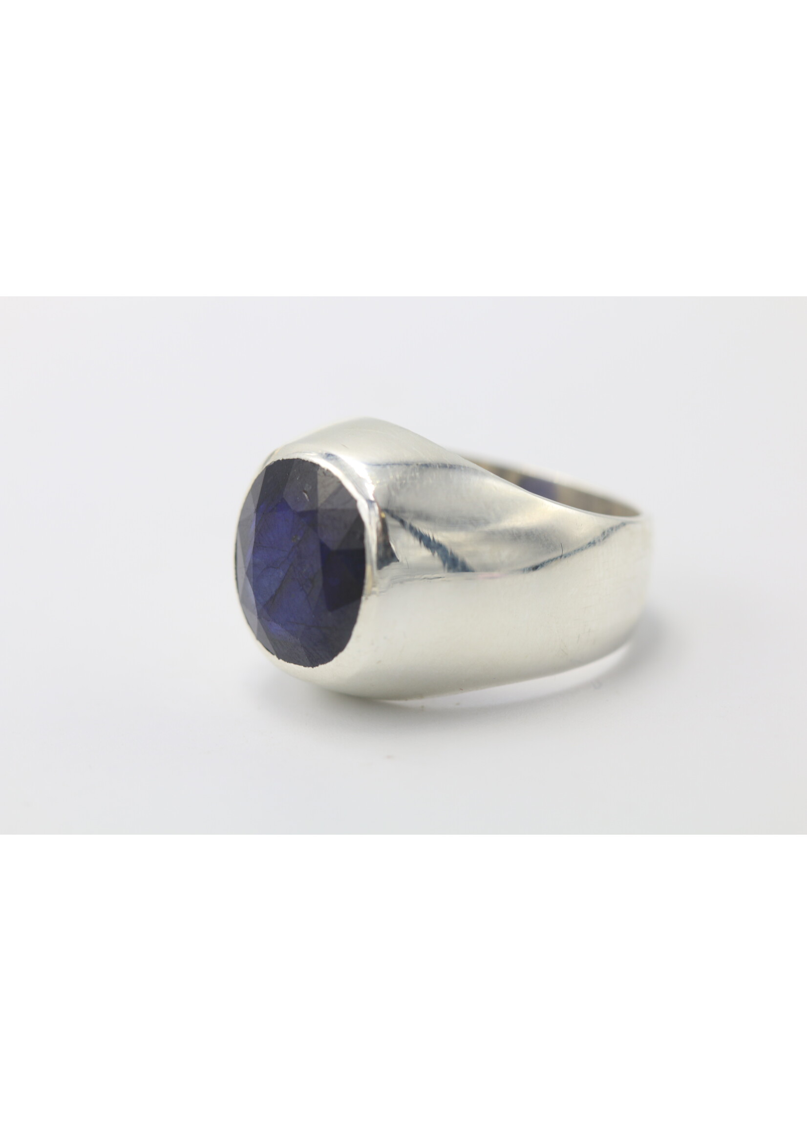 925 zilver ring bezet met natuurlijke Saffier