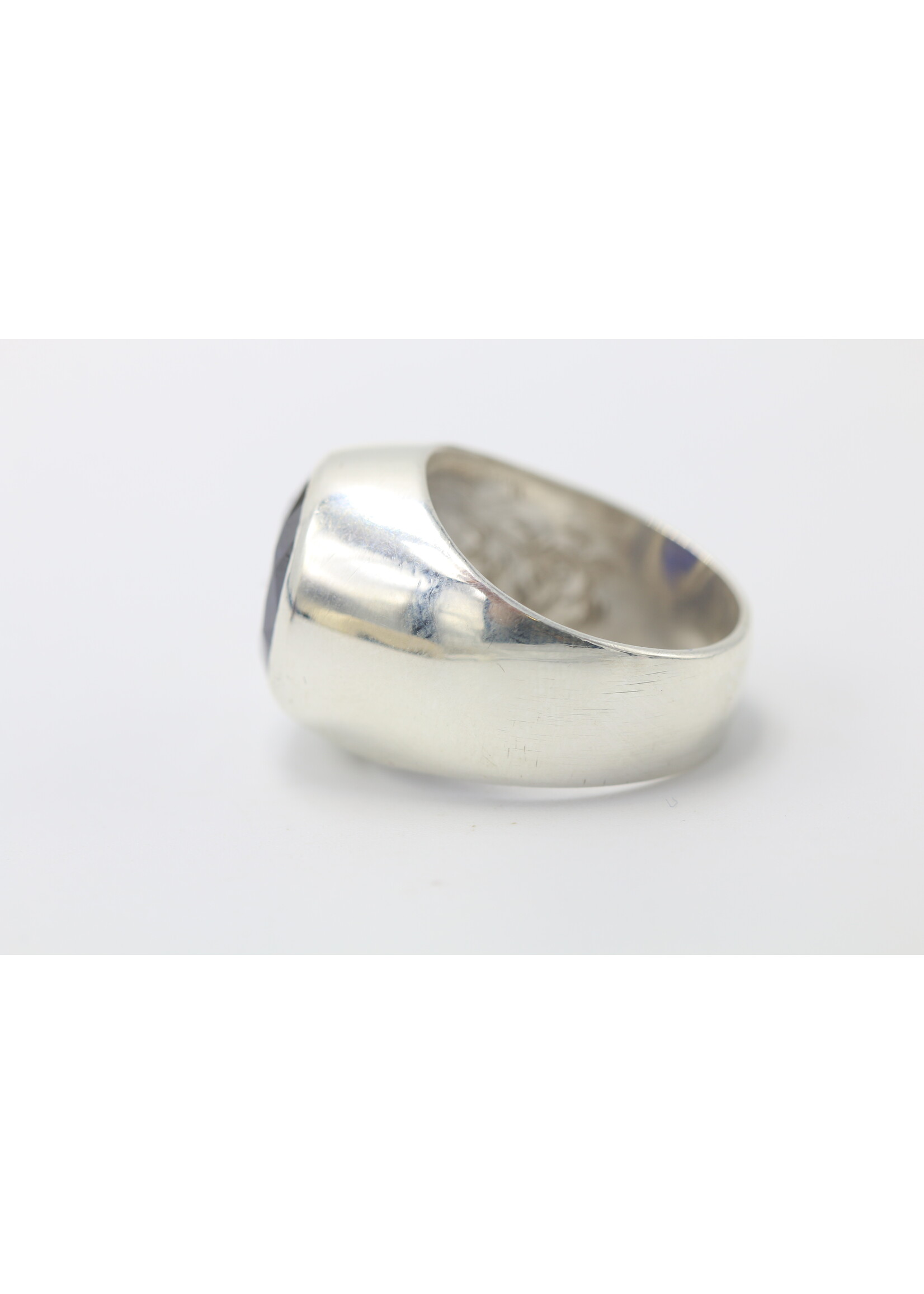 Bague en argent 925 sertie d'un Saphir naturel