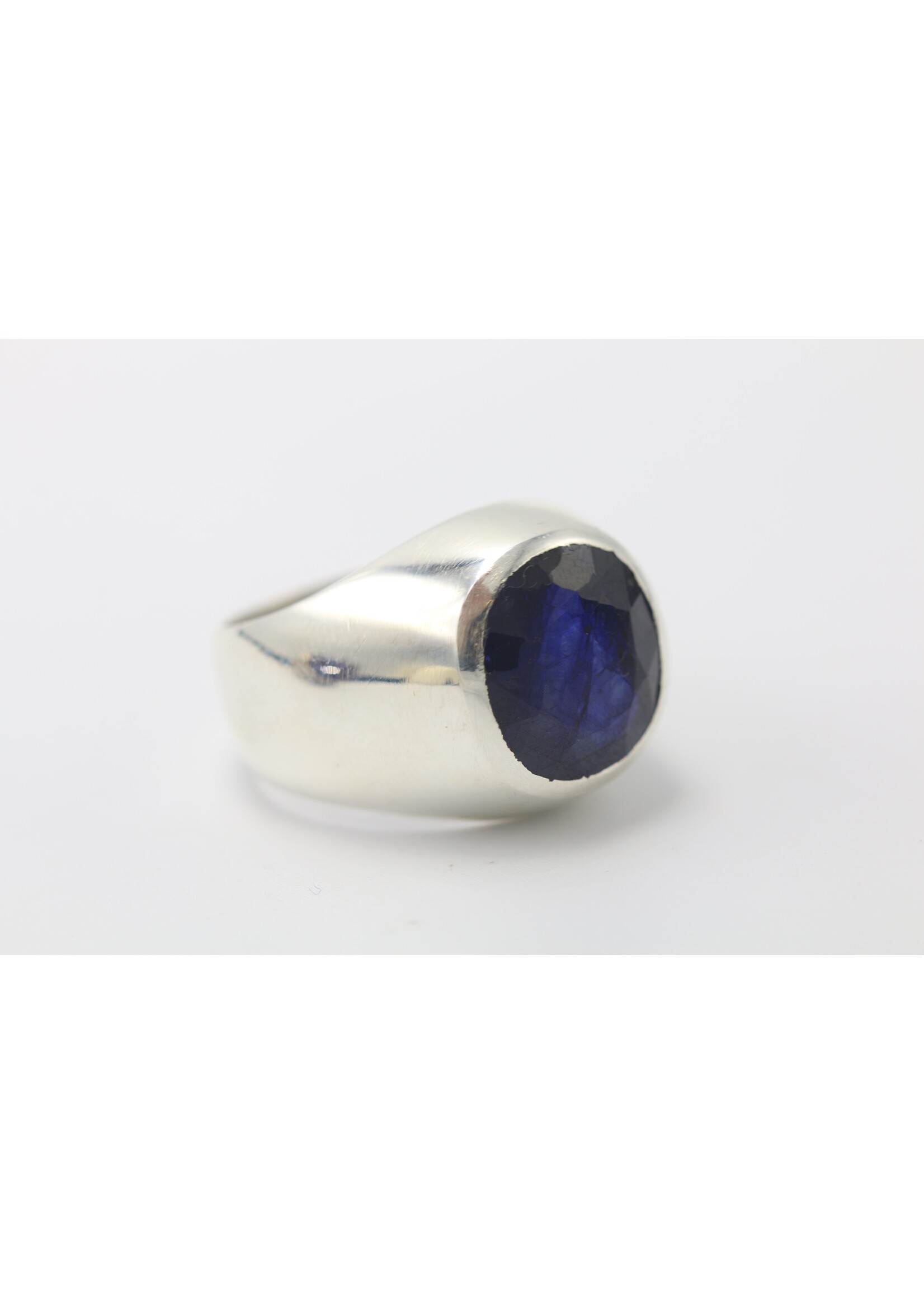 Bague en argent 925 sertie d'un Saphir naturel