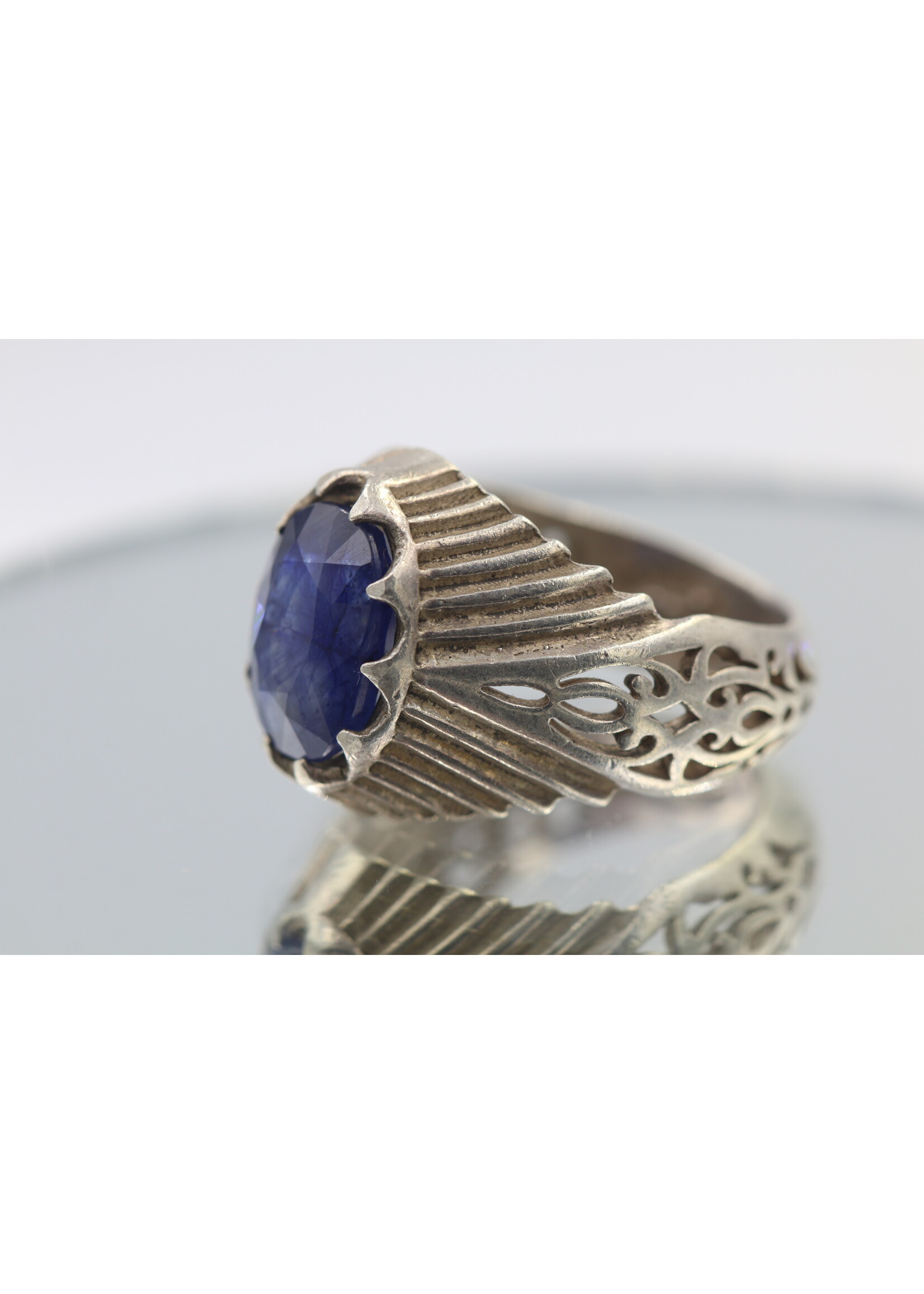 925 zilver ring bezet met natuurlijke Saffier