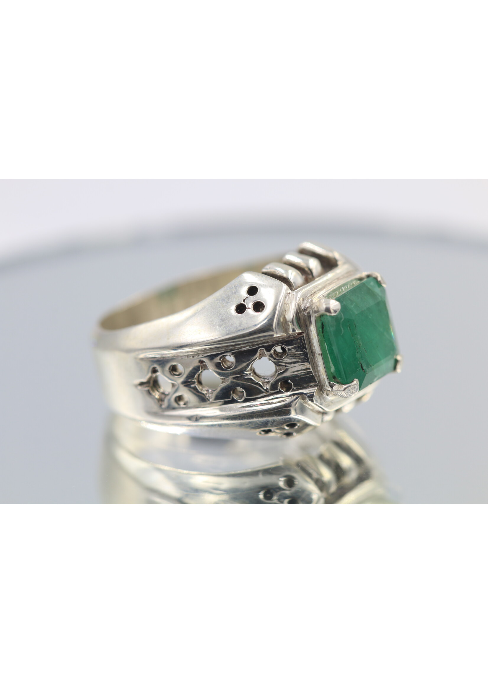 Bague en argent 925 sertie d'une émeraude naturelle