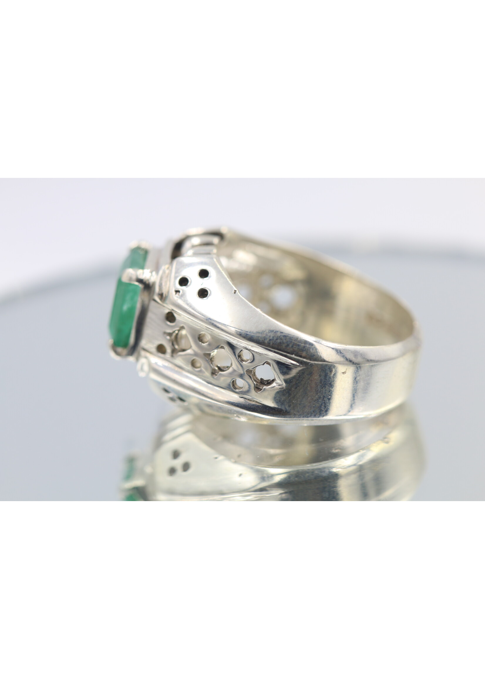 Bague en argent 925 sertie d'une émeraude naturelle