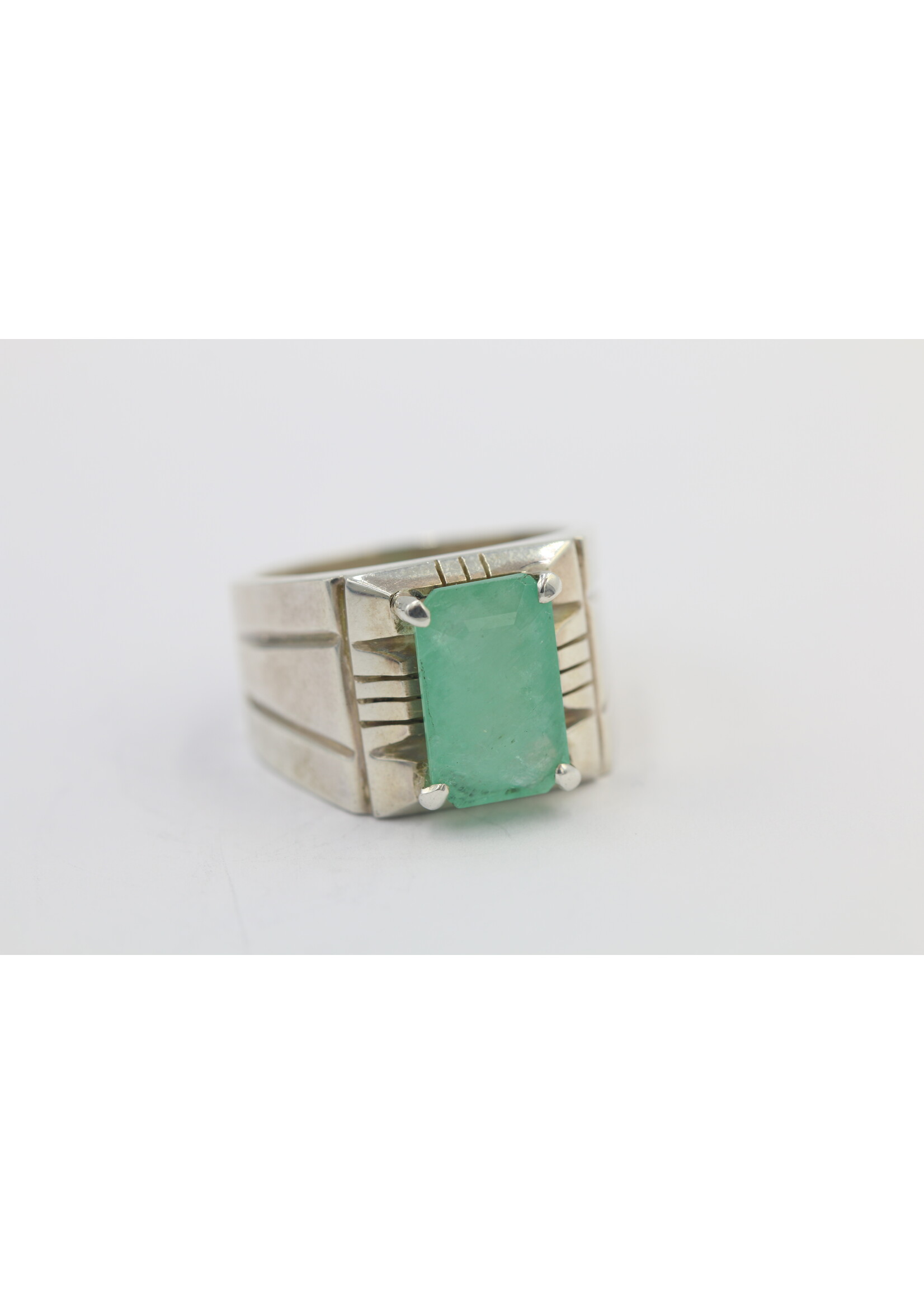 Bague en argent 925 sertie d'une émeraude naturelle