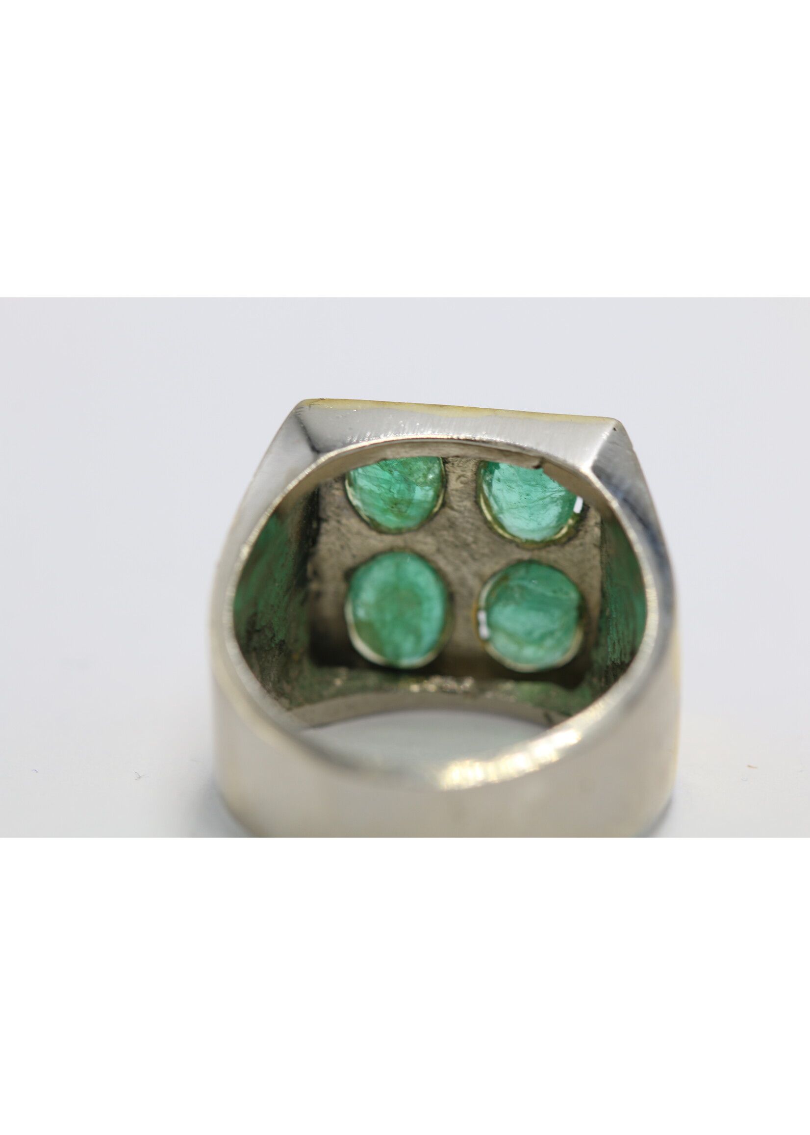 Anello in argento 925 con smeraldi naturali