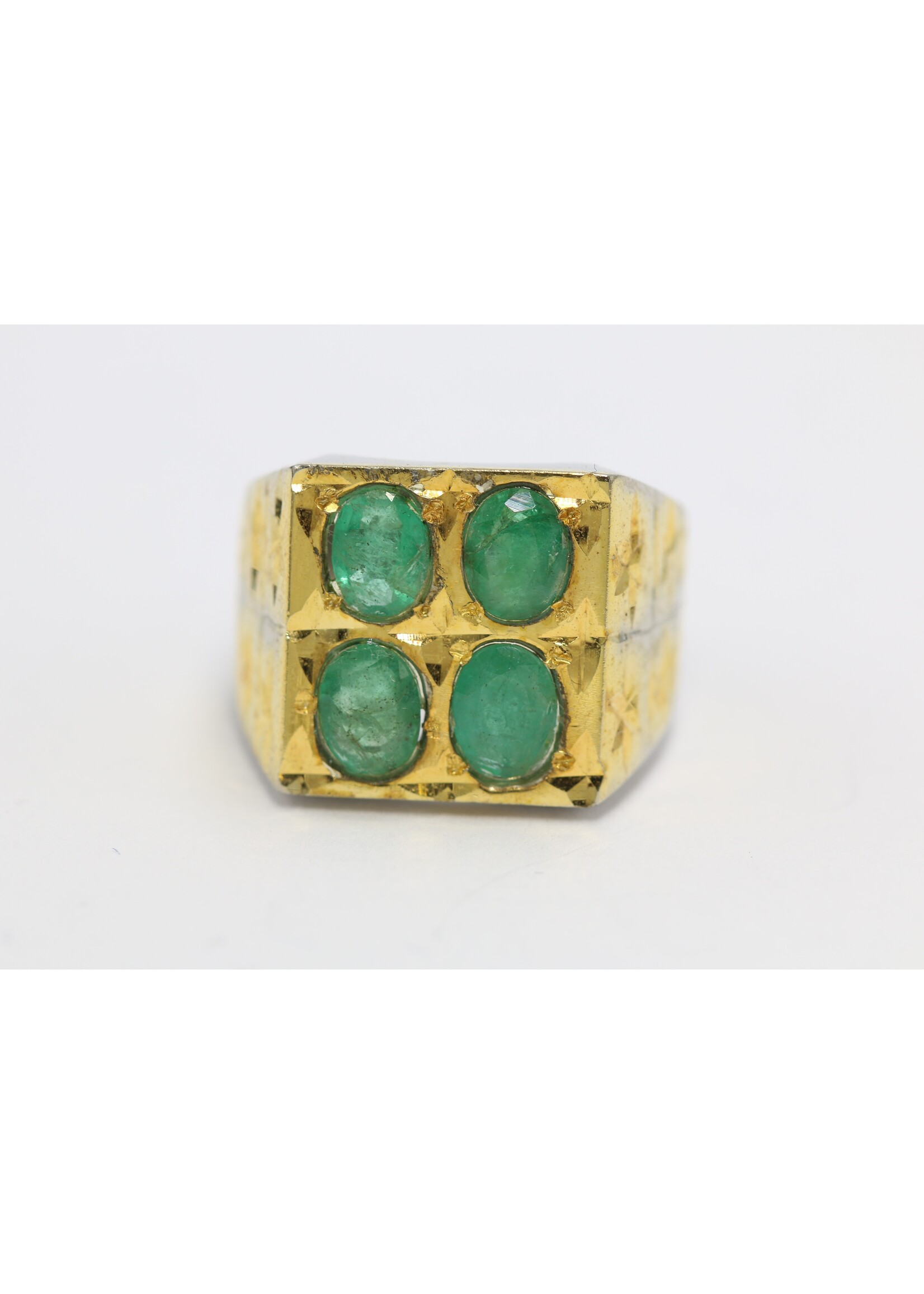 925 silver ring set with natural emeralds