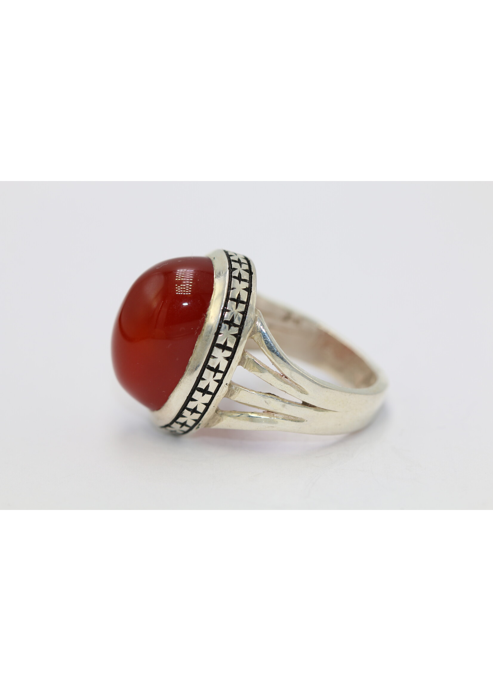Bague en argent 925 sertie de cornaline naturelle