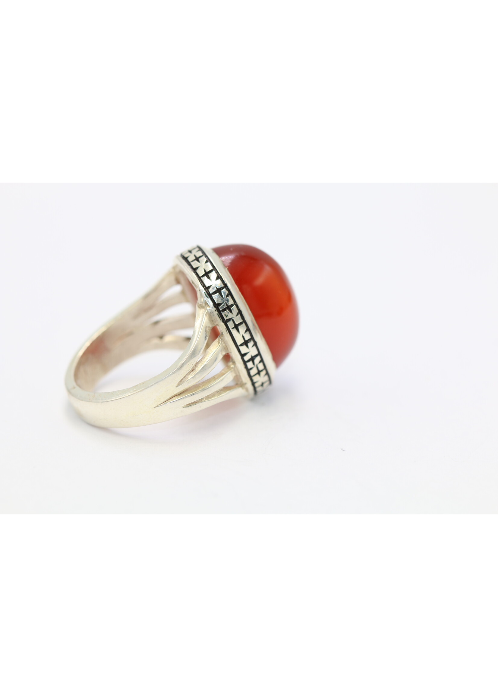Bague en argent 925 sertie de cornaline naturelle