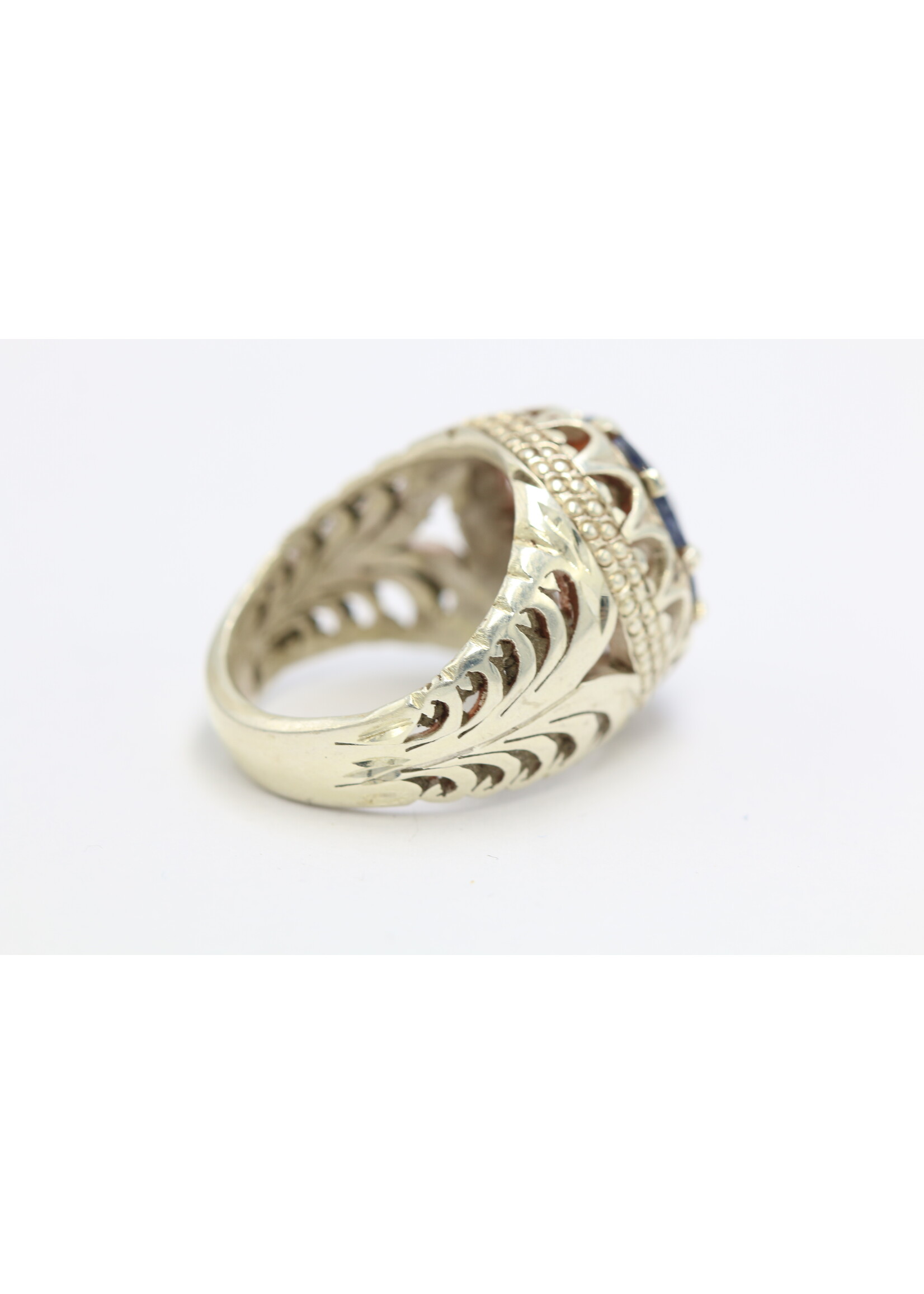 925 zilver ring bezet met natuurlijke Saffier