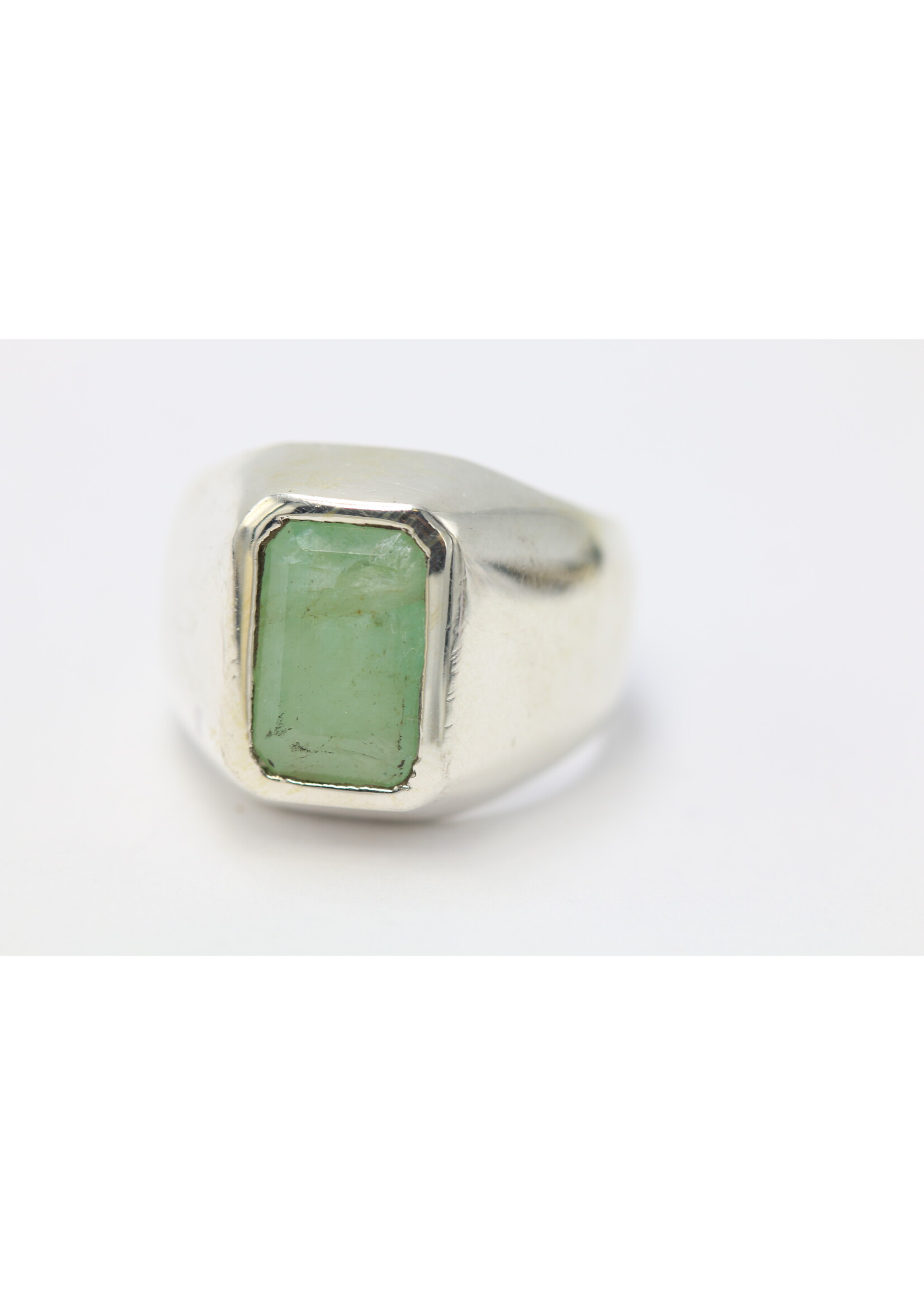 Bague en argent 925 sertie d'une émeraude naturelle