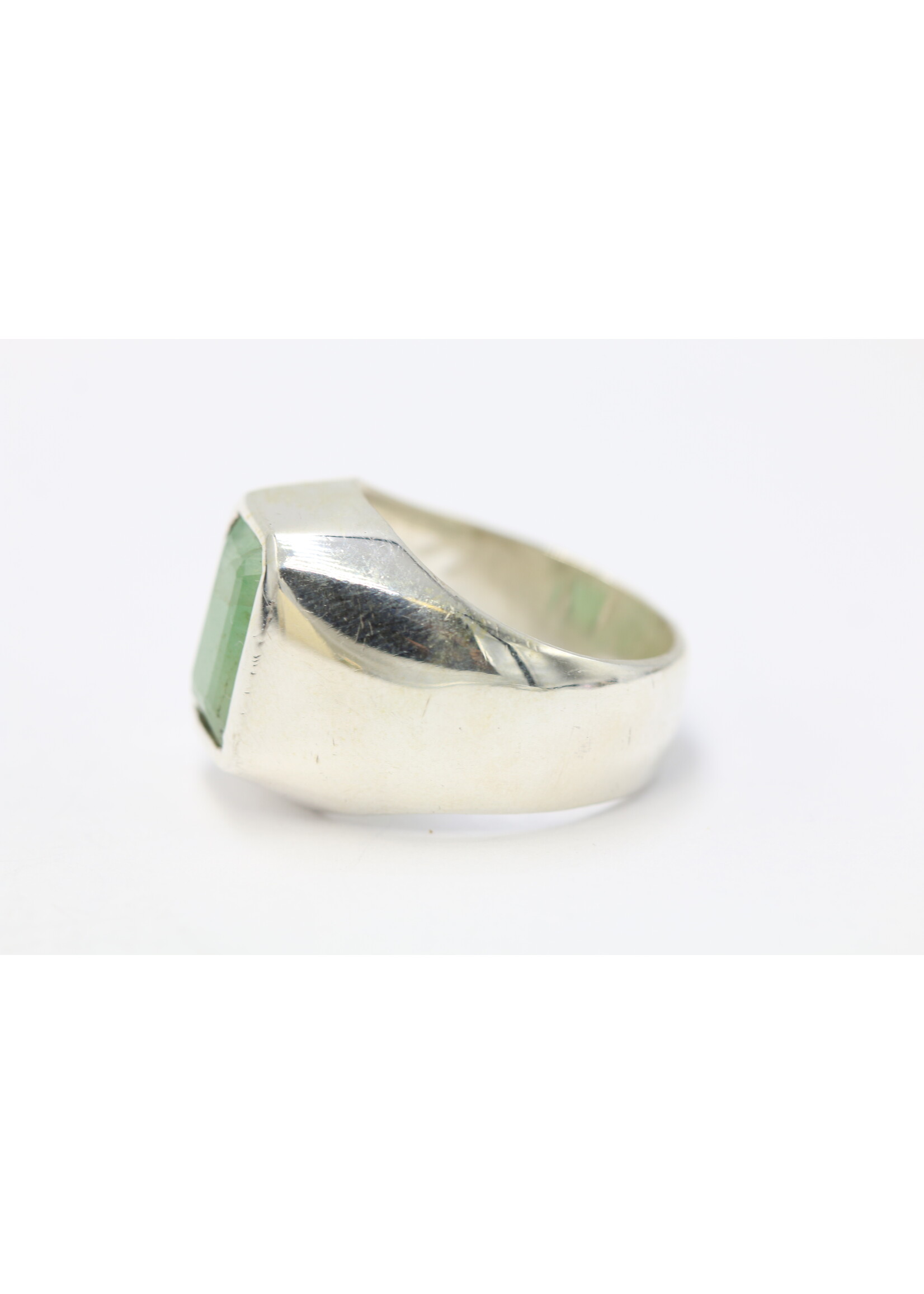 925 silver ring set with natural emerald