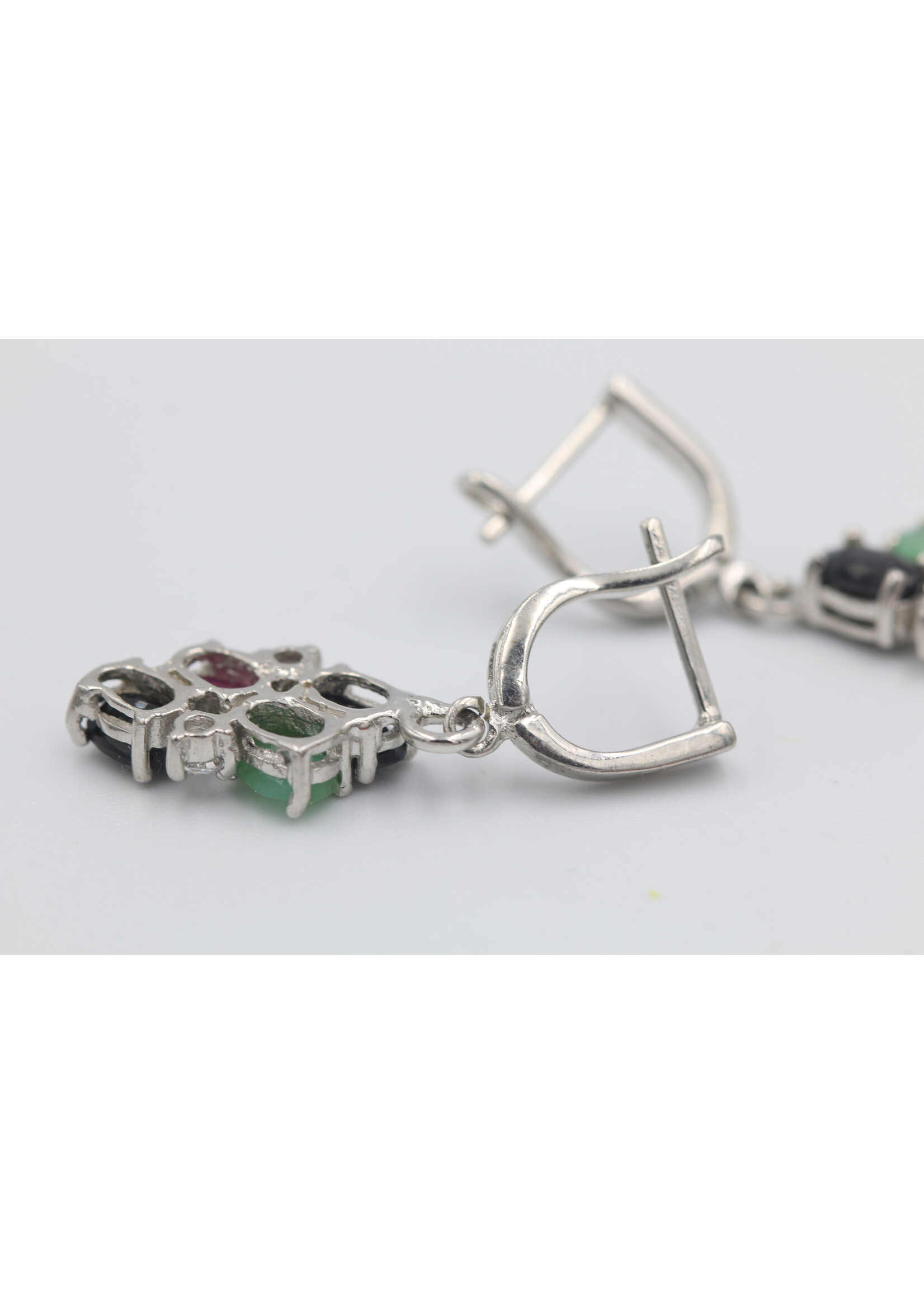 Parure en argent 925 rhodié sertie de rubis naturels, d'émeraudes et de saphirs