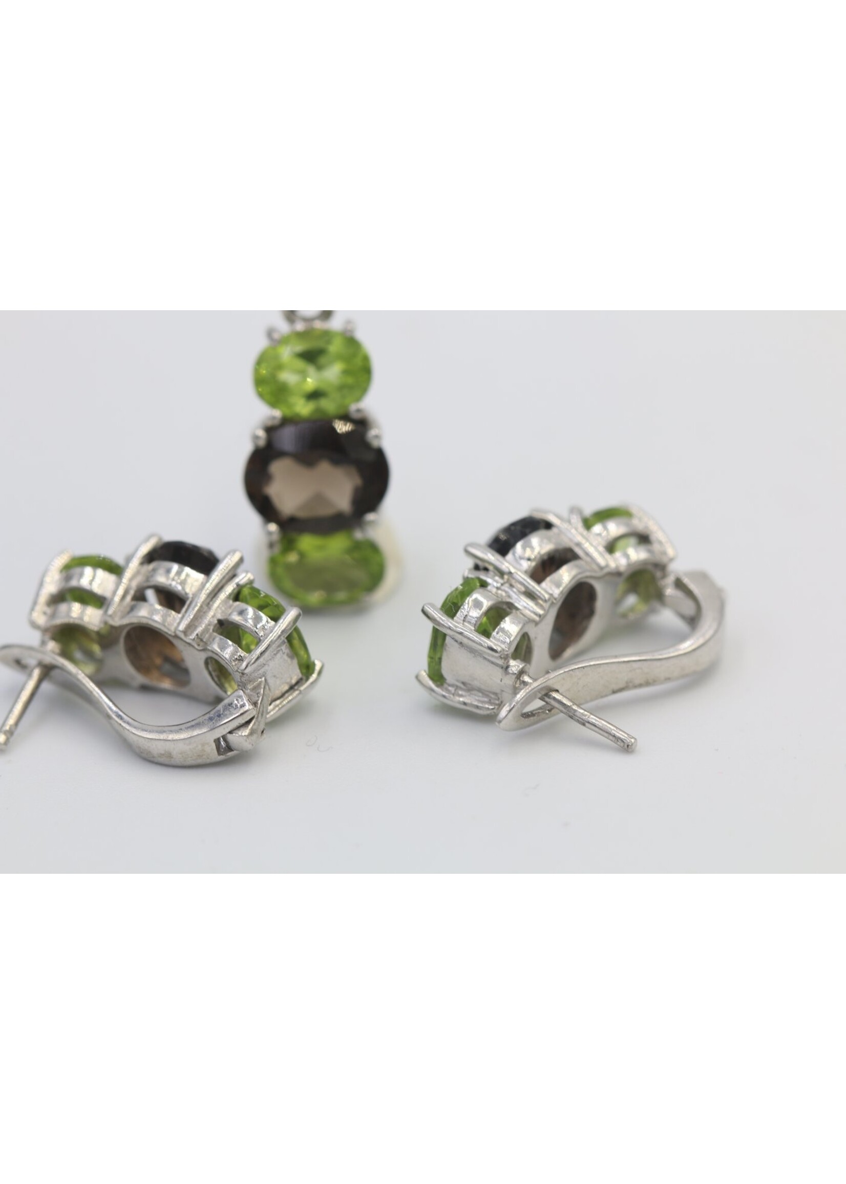 925 rhodium plated silver set with natural Smoky Quartz and Peridots