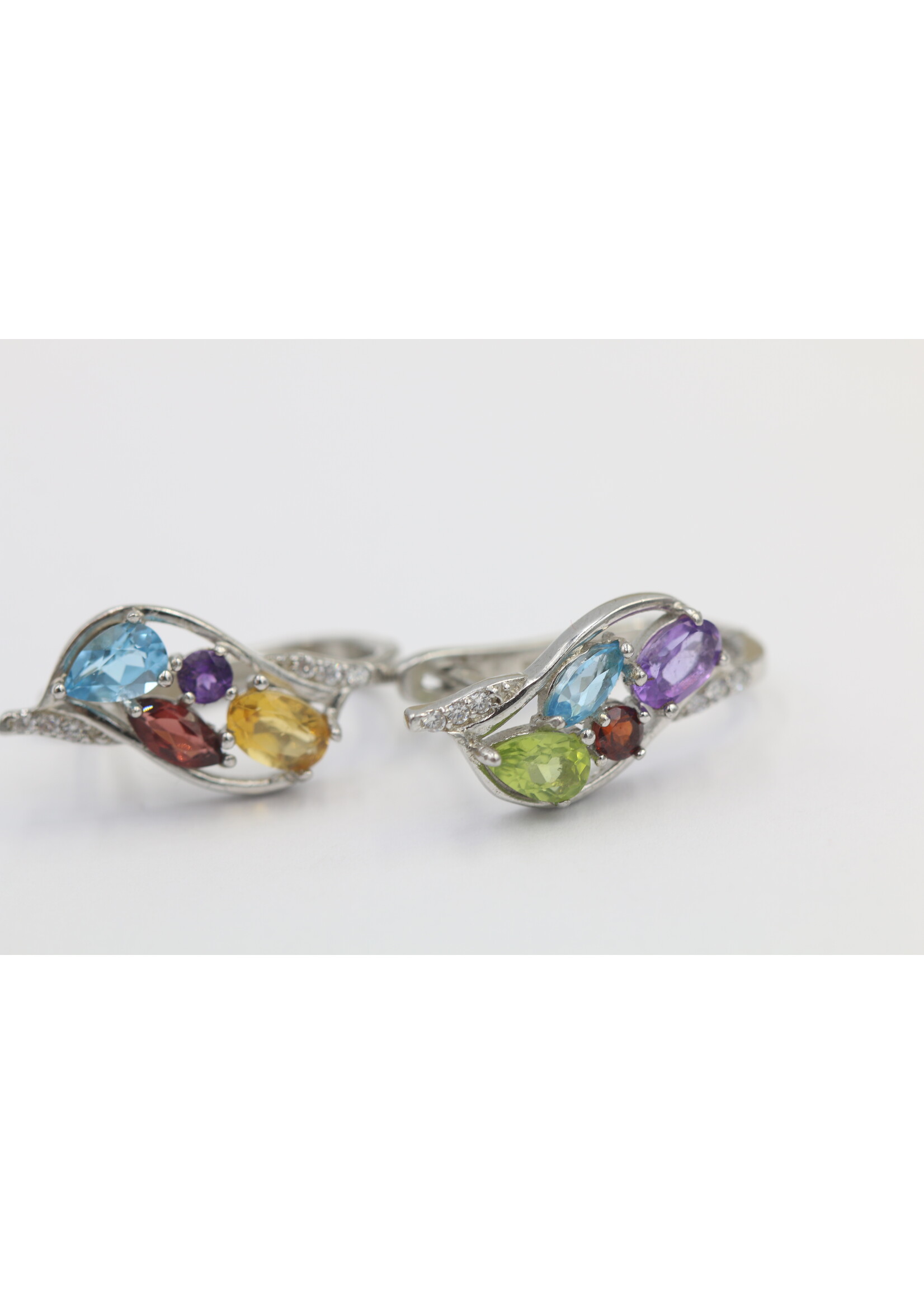 Boucles d'oreilles en argent 925 rhodié serties de Péridot naturel, Topaze Bleue, Grenat, Citrine et Améthyste -