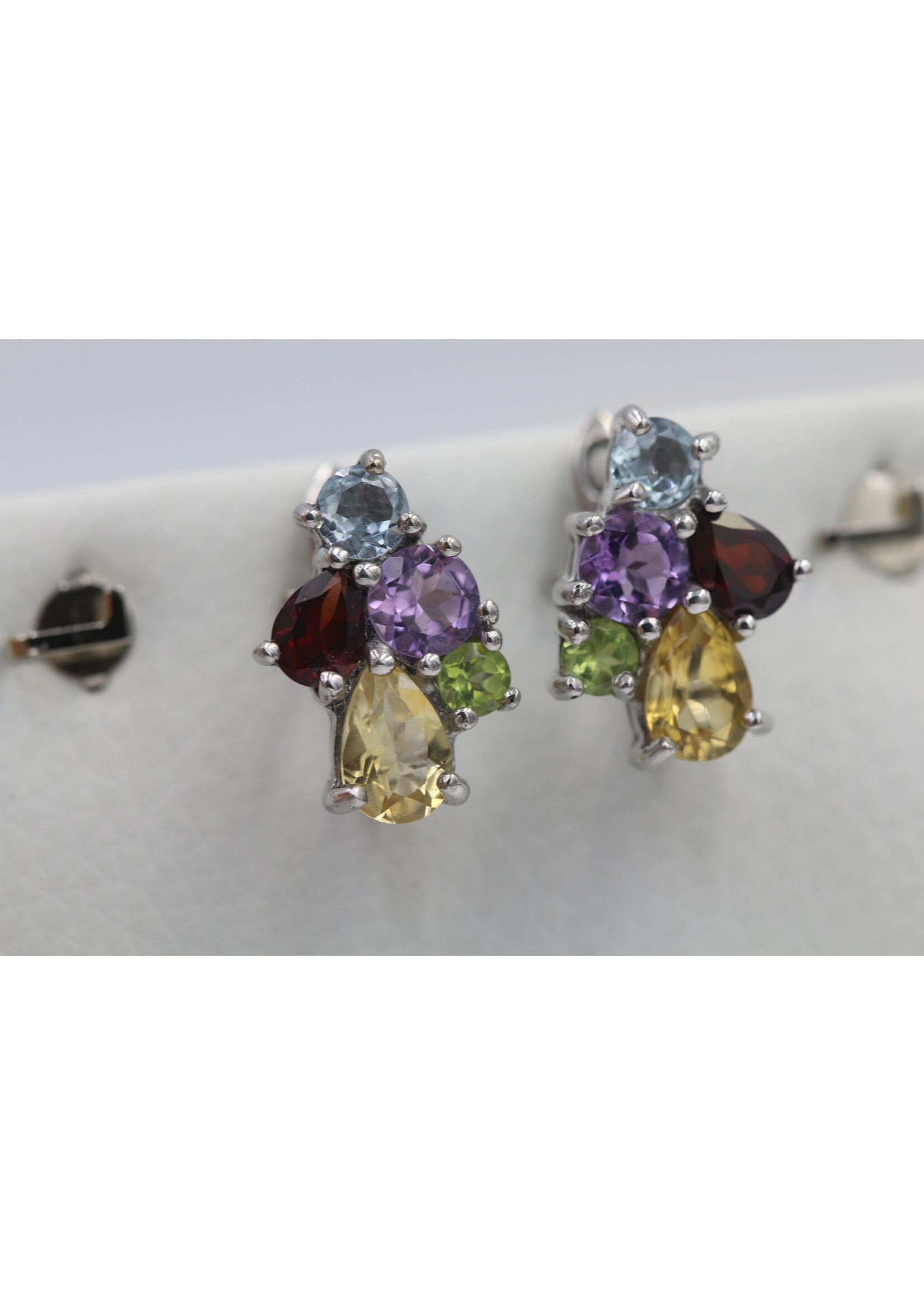 Boucles d'oreilles en argent 925 rhodié serties de Péridot naturel, Topaze Bleue, Grenat, Citrine et Améthyste