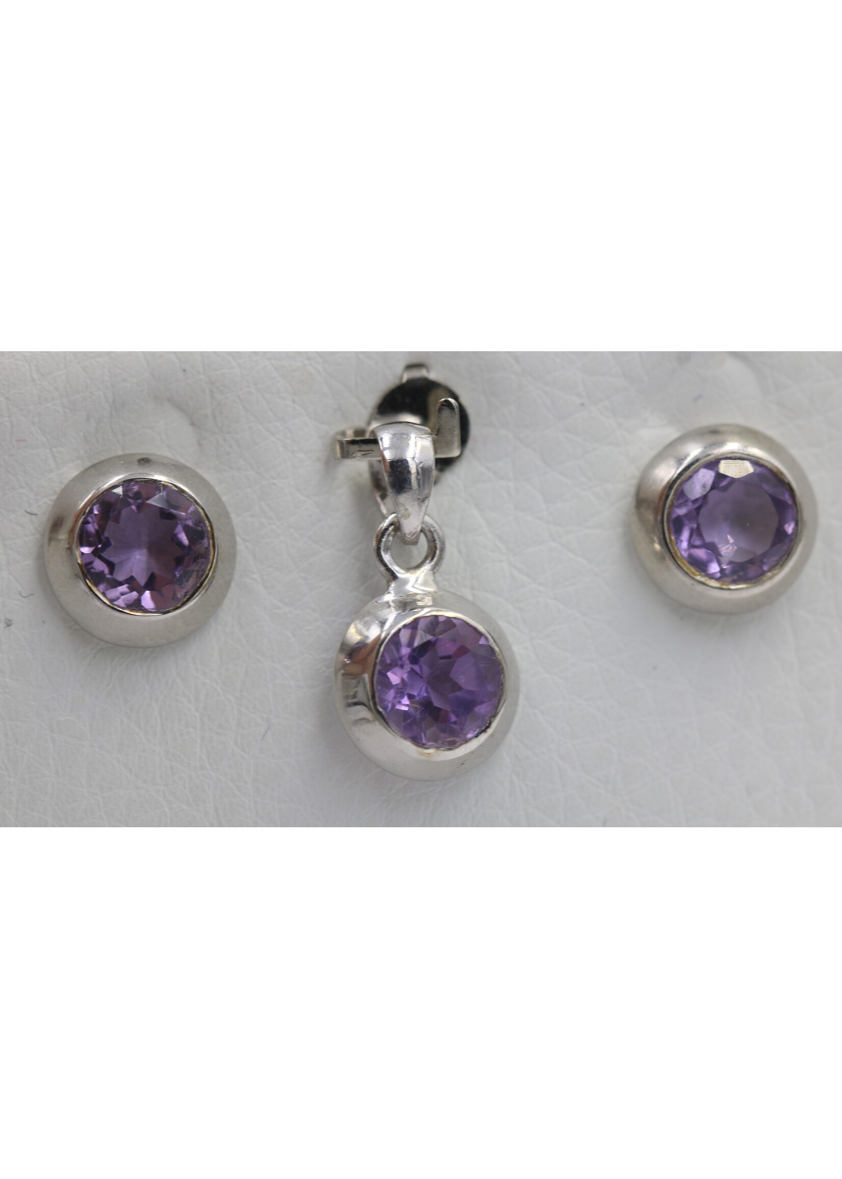925 rhodium plated silver set with natural amethysts