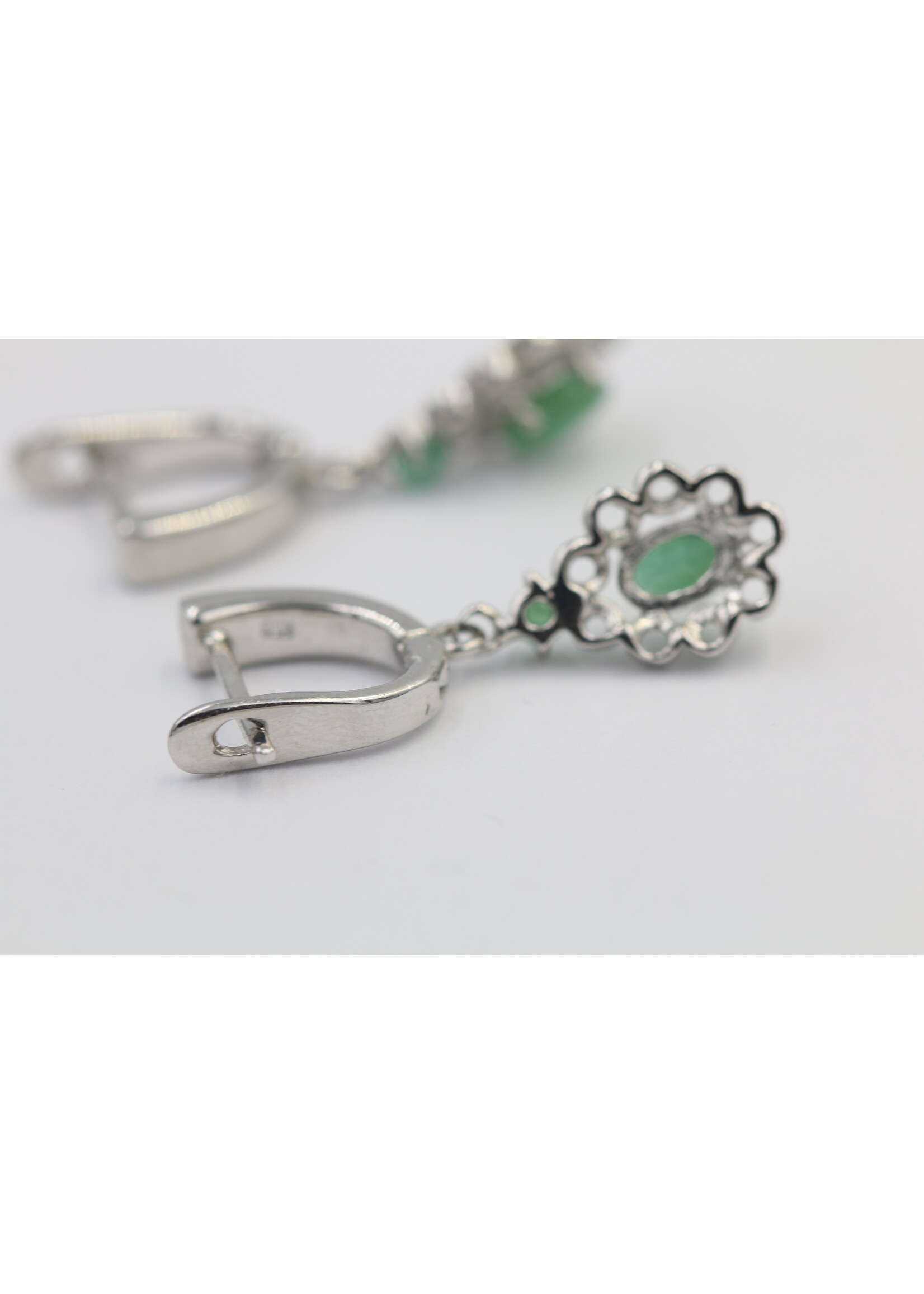 Parure en argent 925 rhodié sertie d'une émeraude naturelle