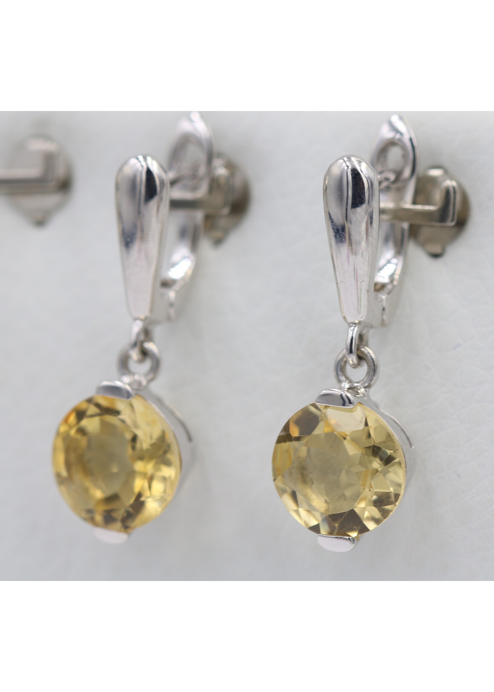 Bague en argent 925 rhodié sertie de Citrine naturelle