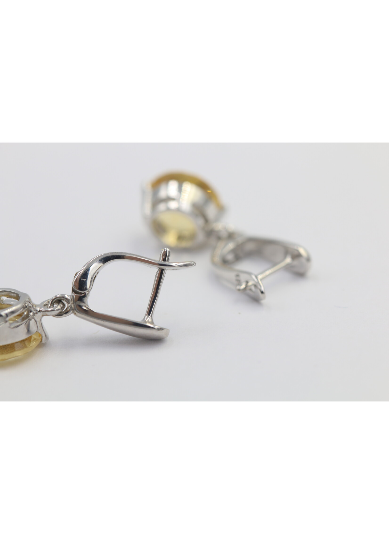Bague en argent 925 rhodié sertie de Citrine naturelle