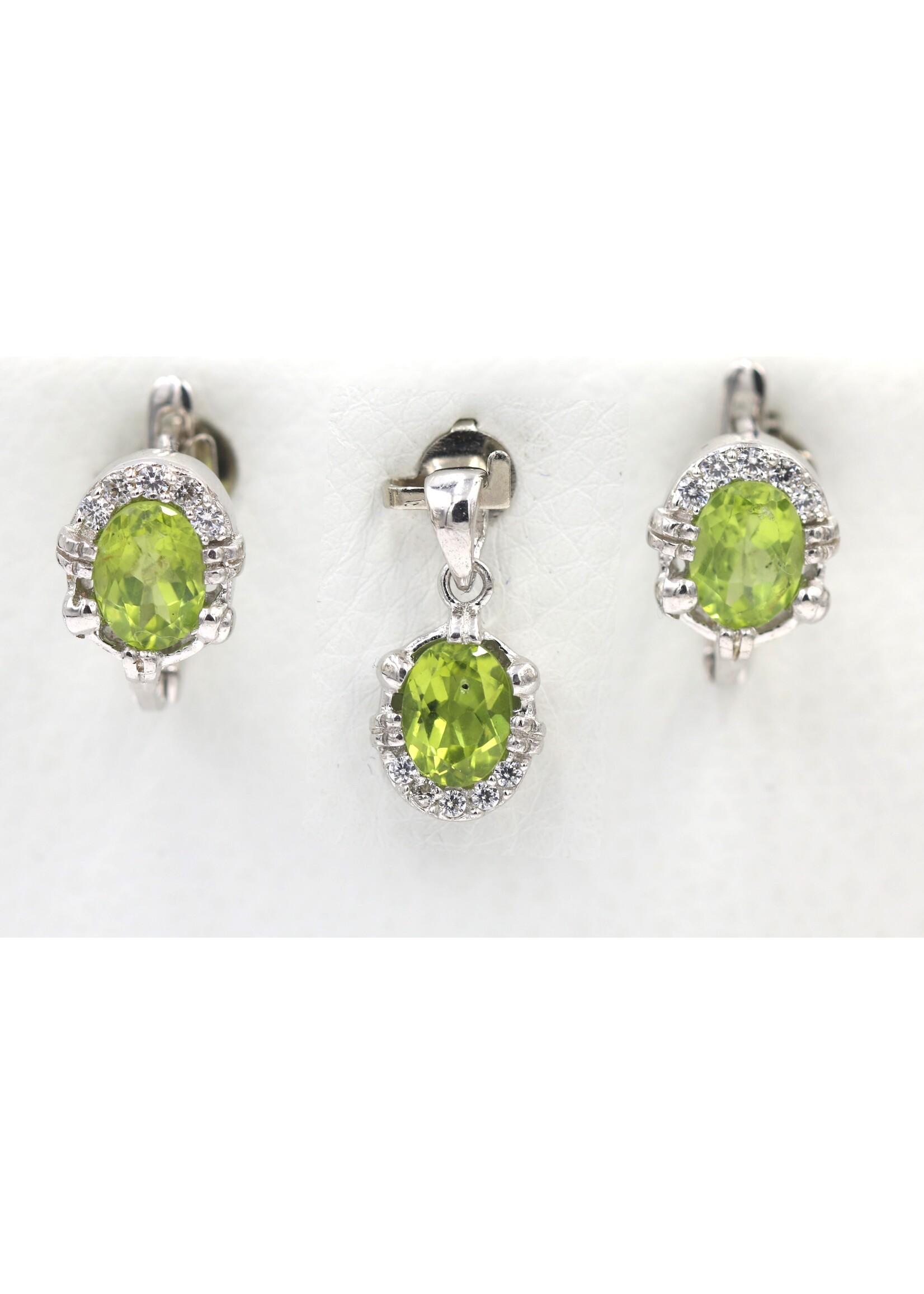 925 rhodium plated silver set with natural Peirdot