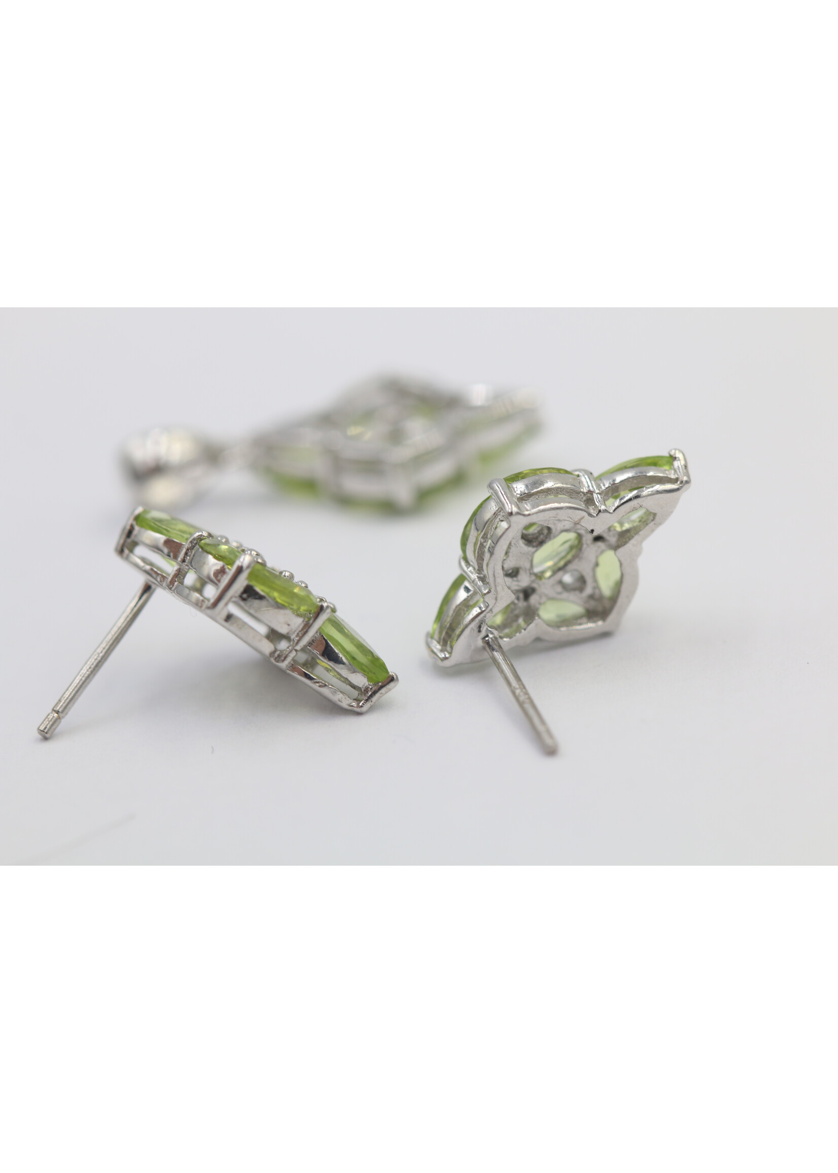 Parure en argent 925 rhodié sertie de Peirdot naturel
