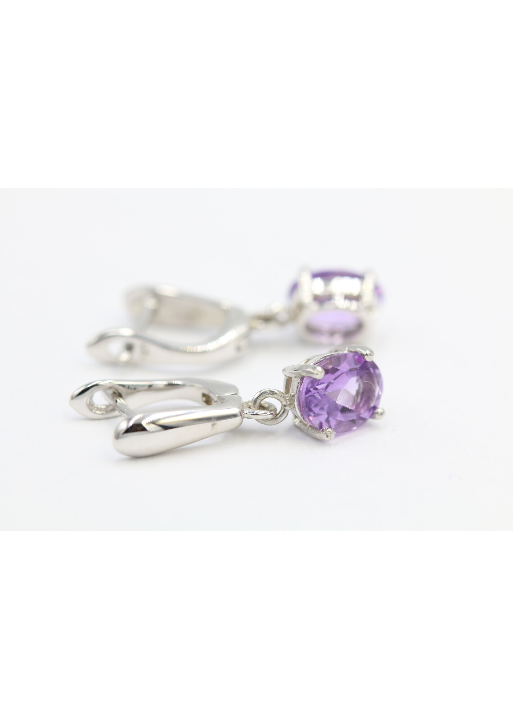 Boucles d'oreilles en argent 925 rhodié serties d'améthystes naturelles