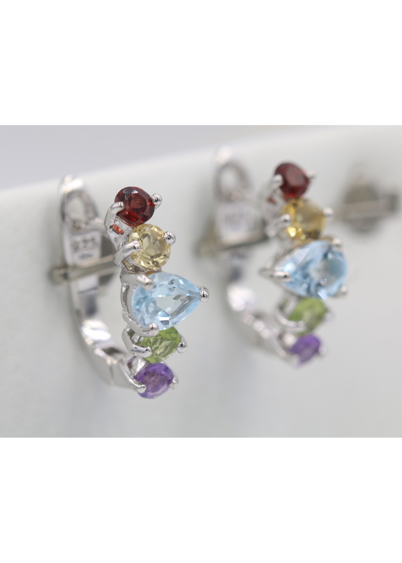 Boucles d'oreilles en argent 925 rhodié serties de Péridot naturel, Topaze Bleue, Grenat, Citrine et Améthyste