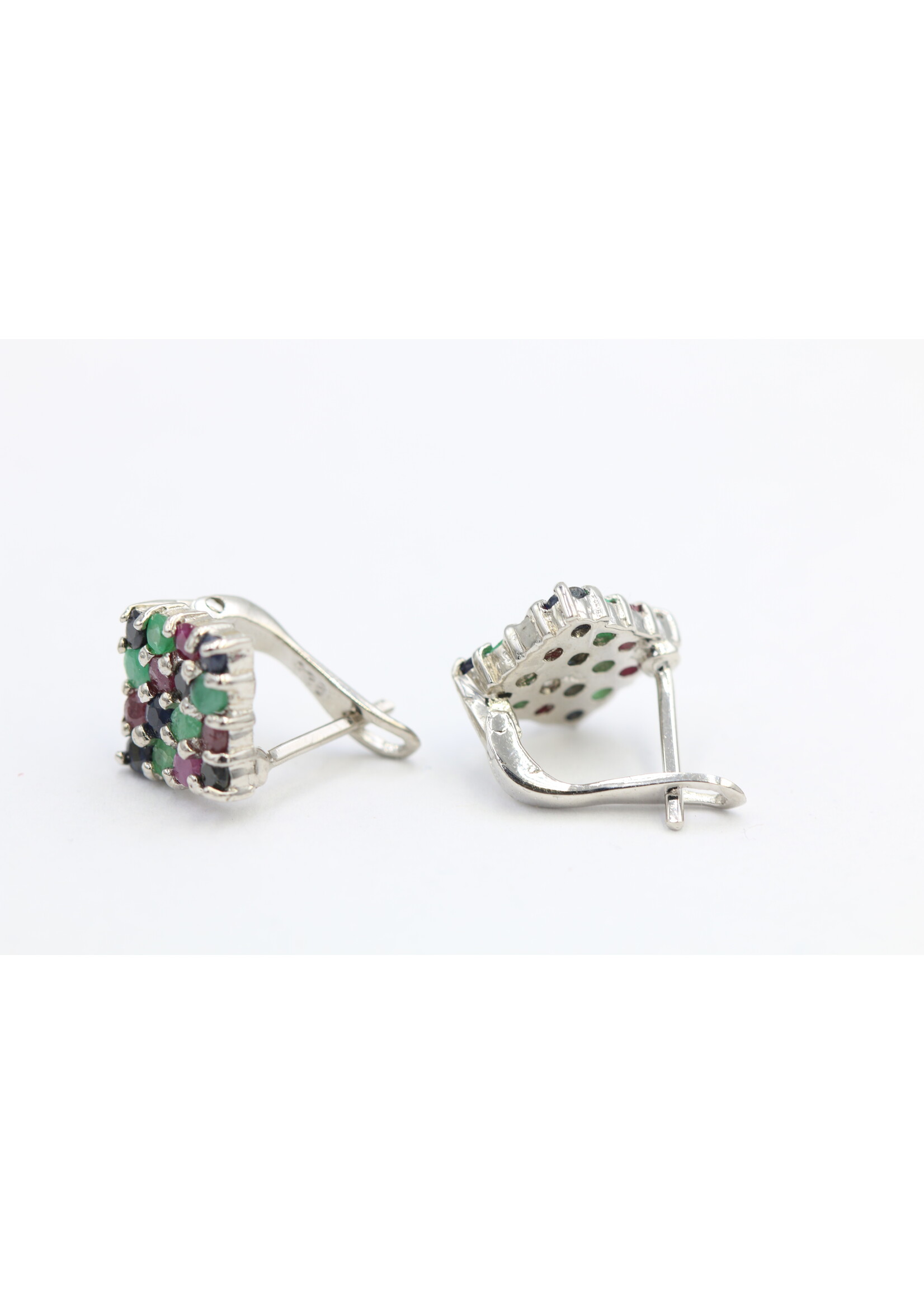 Boucles d'oreilles en argent 925 rhodié serties de rubis naturels, d'émeraudes et de saphirs