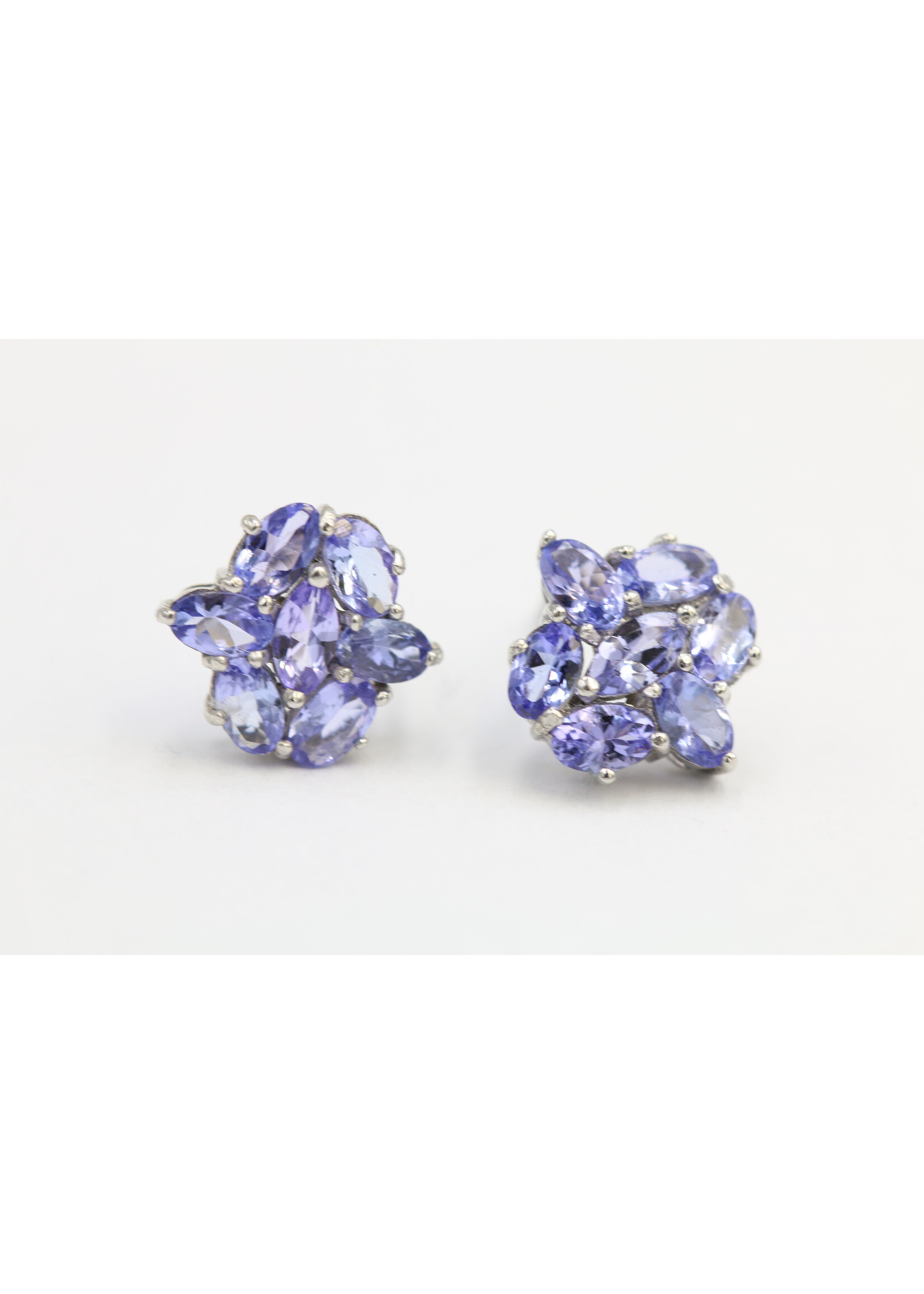 Orecchini in argento rodiato 925 con tanzaniti naturali