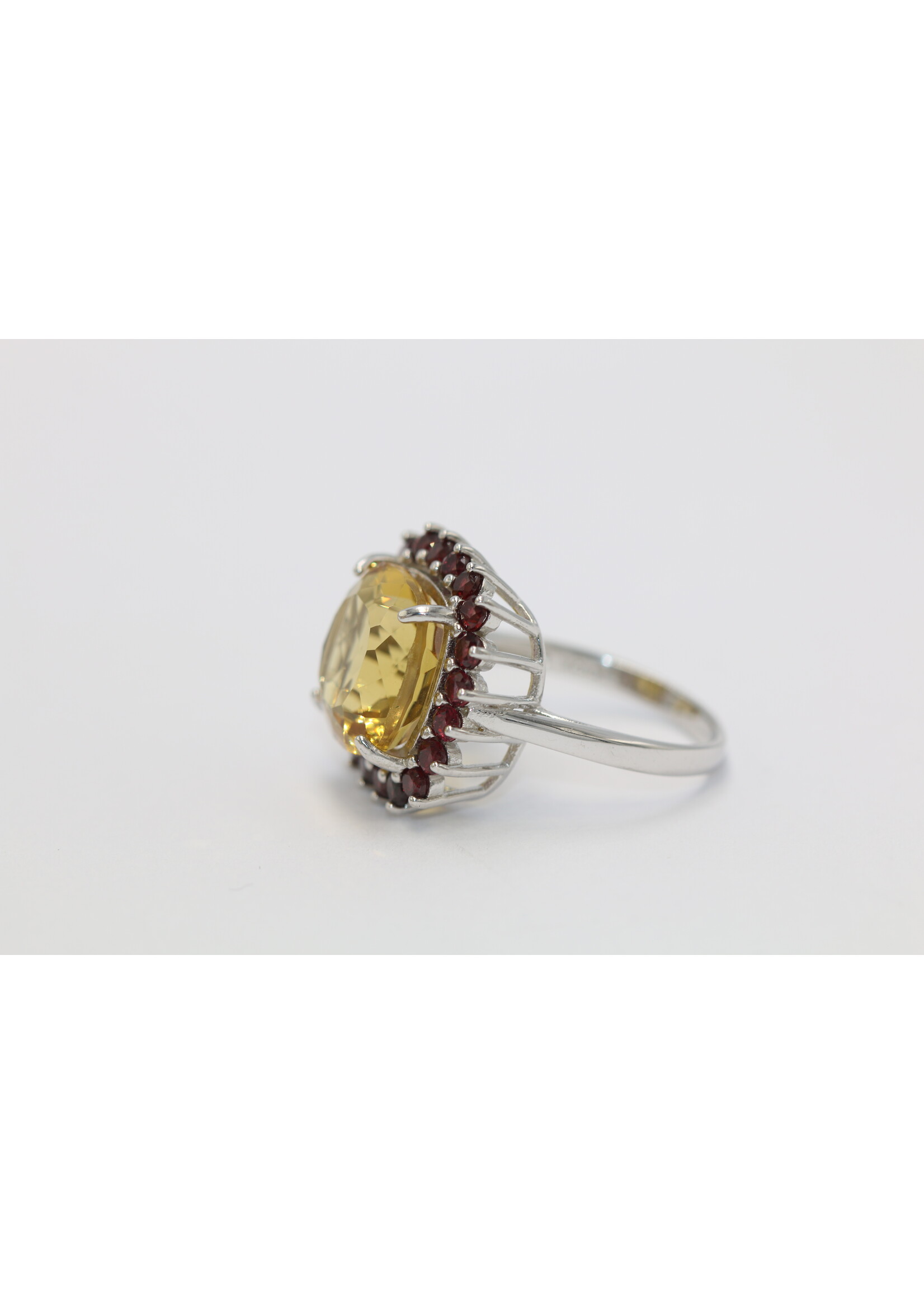 Anello in argento rodiato 925 con citrino naturale e granati
