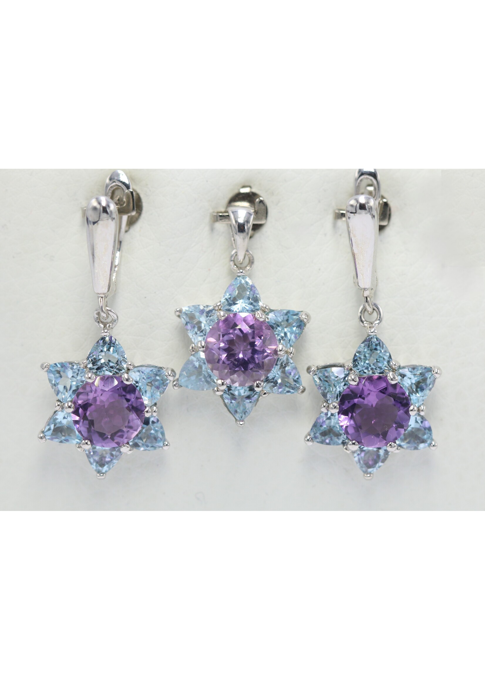 Parure en argent 925 rhodié sertie d'Améthyste naturelle et de Topaze