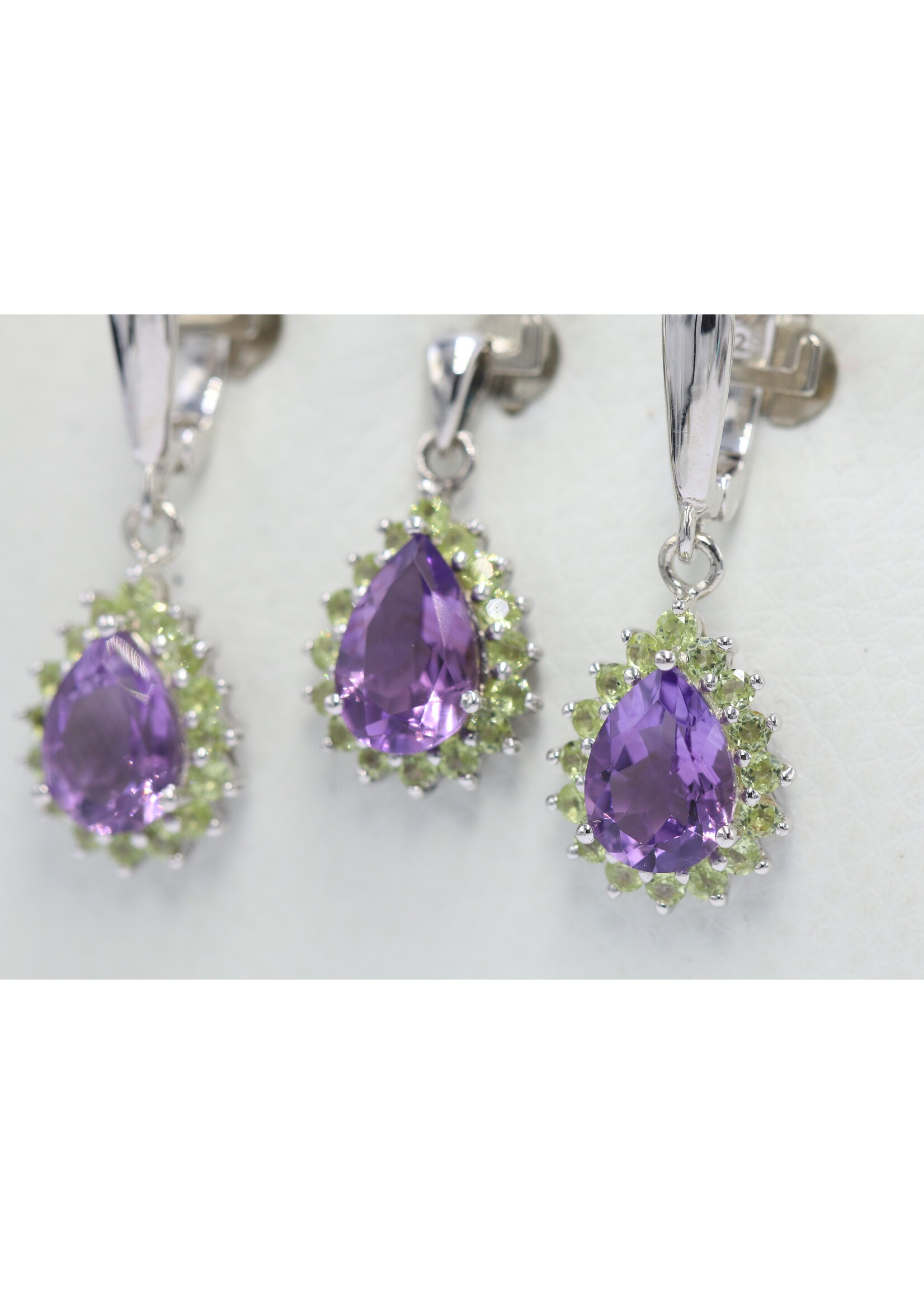 Parure en argent 925 rhodié sertie de Péridot et Améthystes naturelles