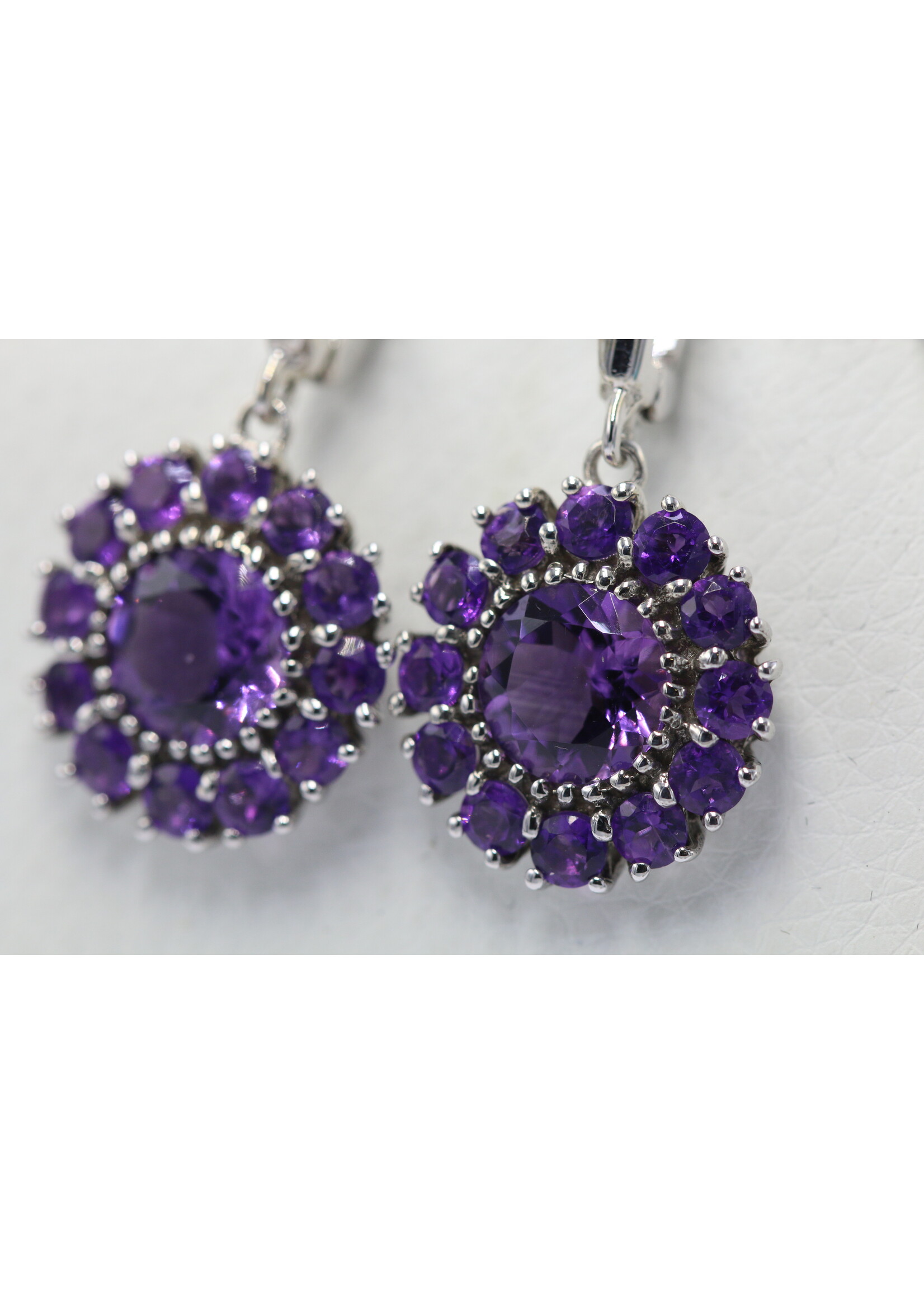 Boucles d'oreilles en argent 925 rhodié serties d'améthystes naturelles