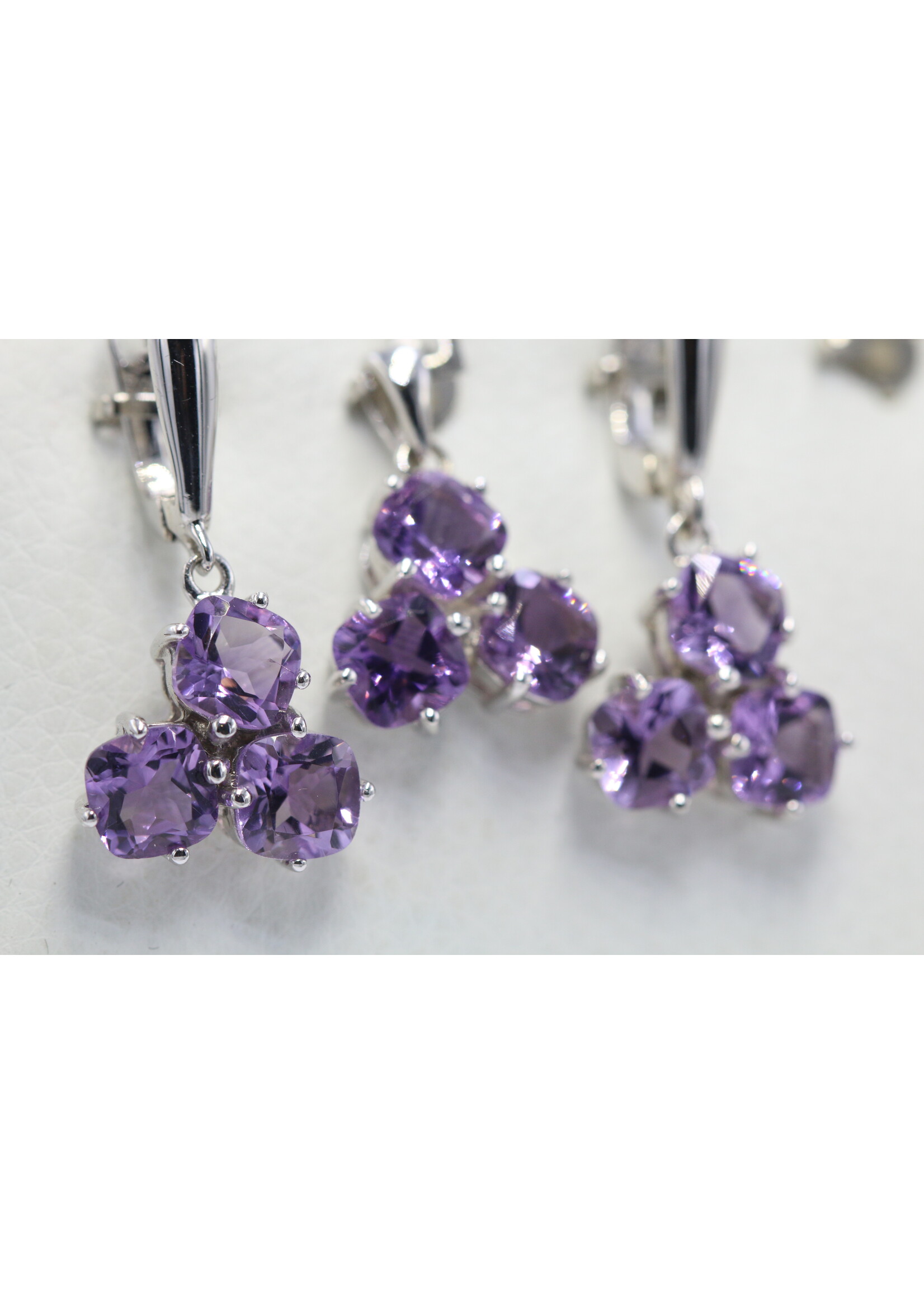 Parure en argent 925 rhodié sertie d'améthystes naturelles