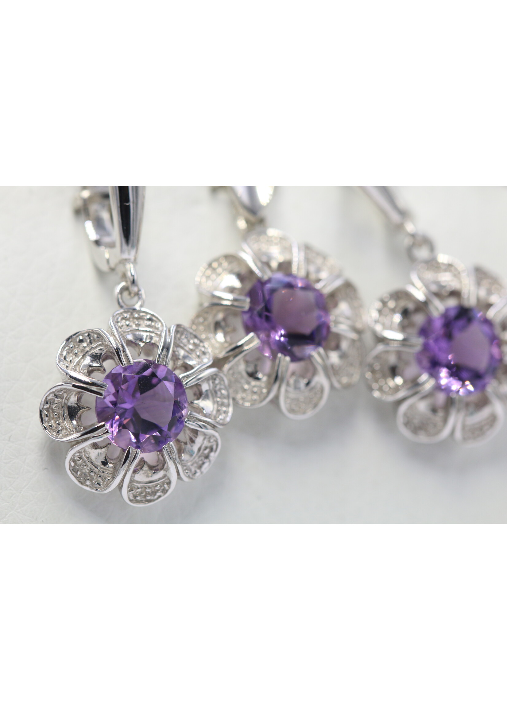 Parure en argent 925 rhodié sertie d'améthystes naturelles