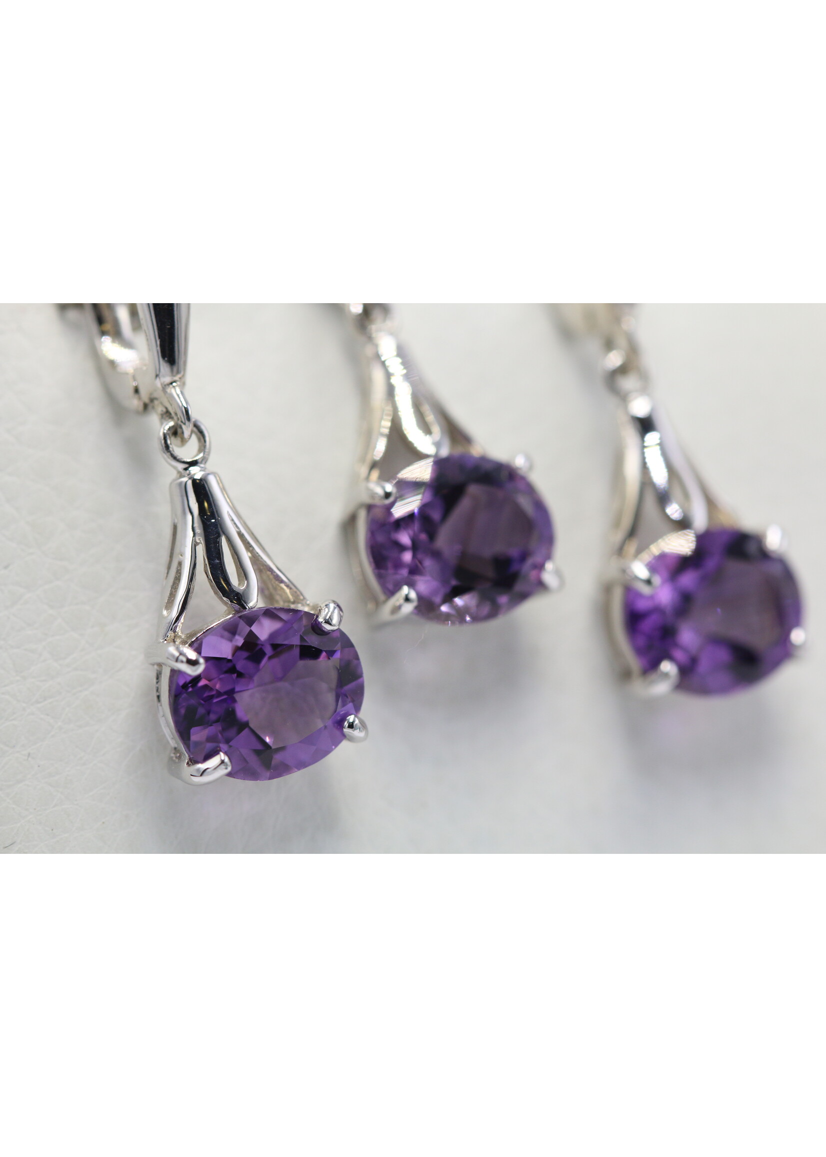 Parure en argent 925 rhodié sertie d'améthystes naturelles