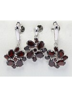 Silver set with garnets