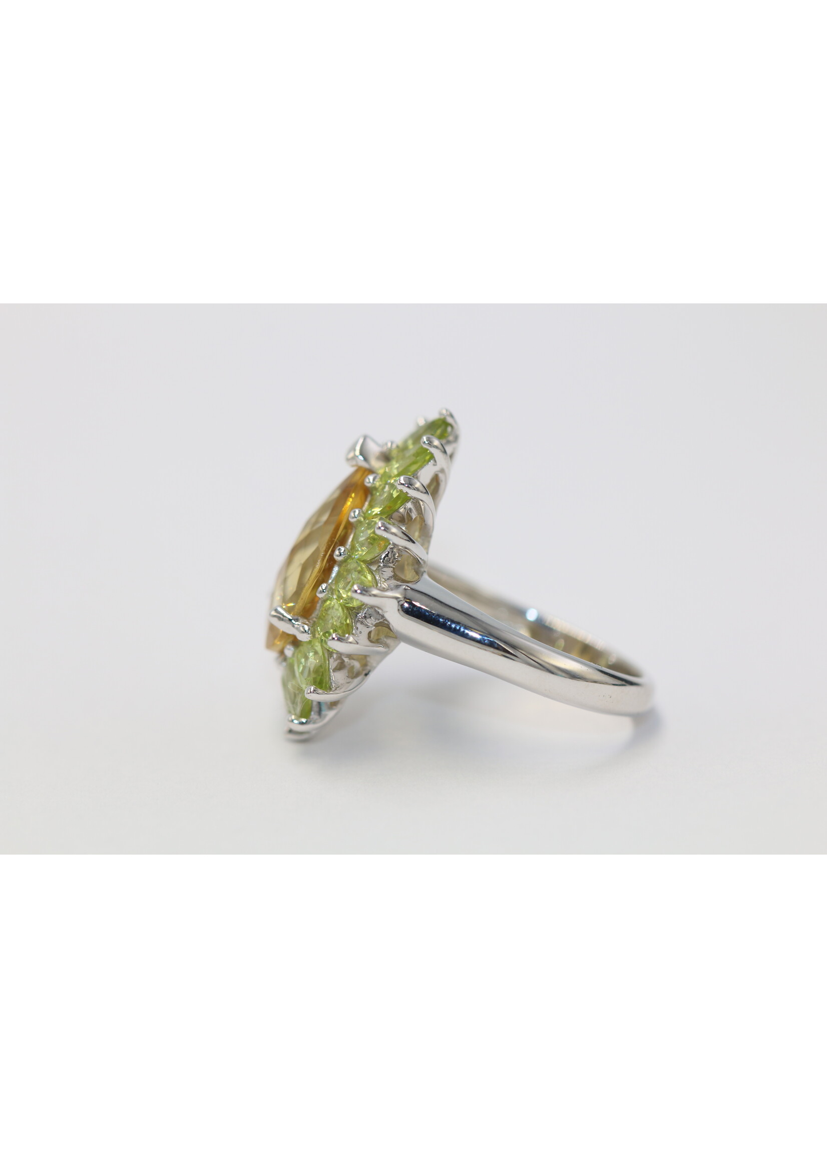 Bague en argent 925 rhodié sertie de Citrine naturelle et de Péridots