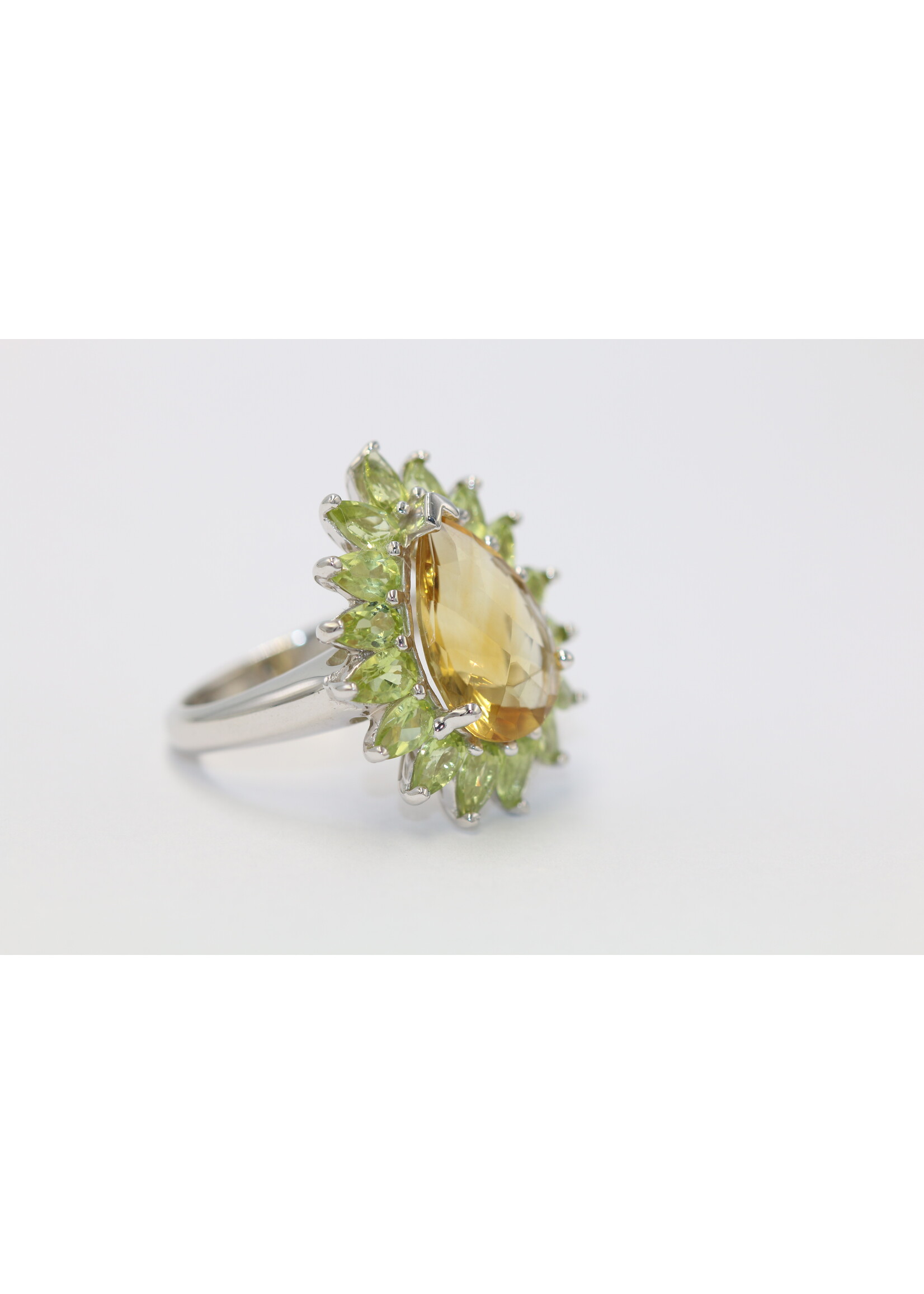 Bague en argent 925 rhodié sertie de Citrine naturelle et de Péridots