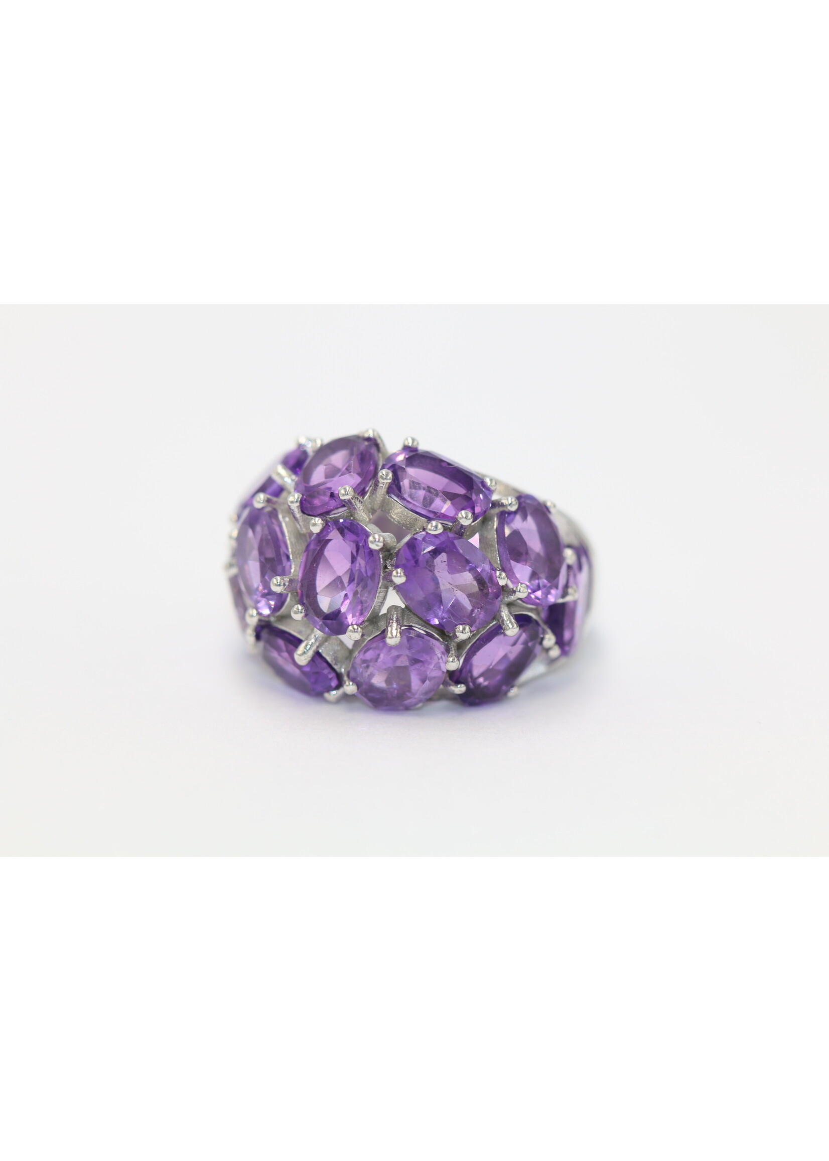 925 rhodium plated silver ring set with natural amethysts