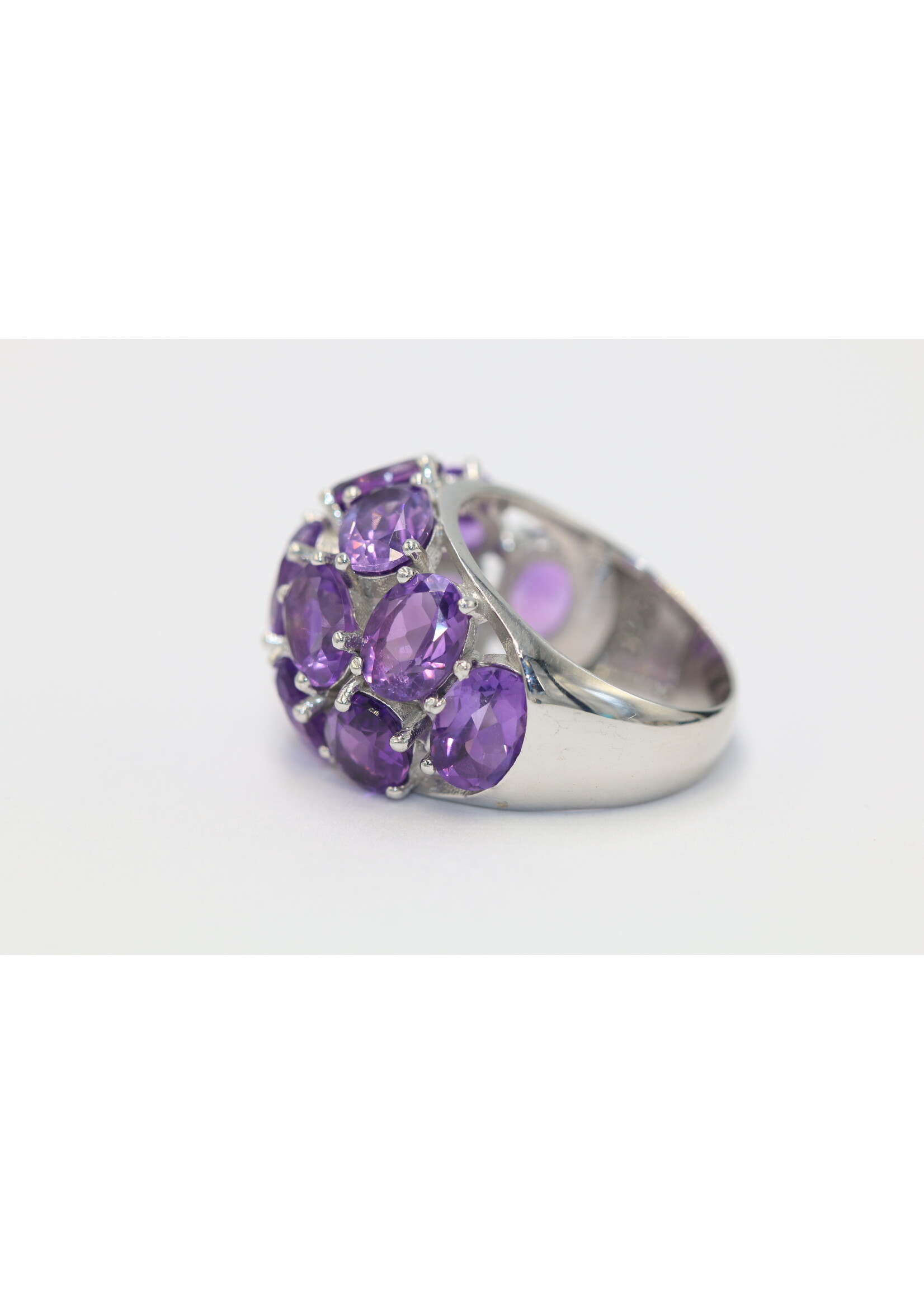 925 rhodium plated silver ring set with natural amethysts