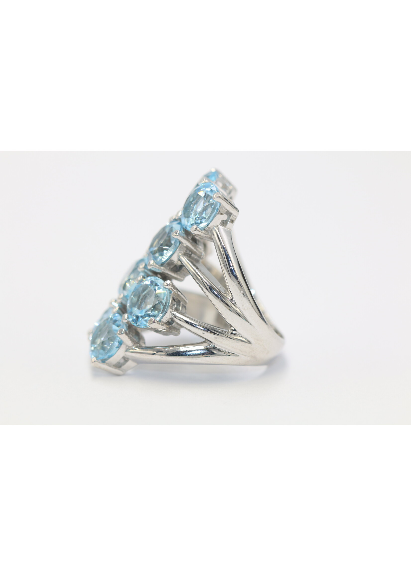 925 rhodium plated silver ring set with natural Blue Topaz