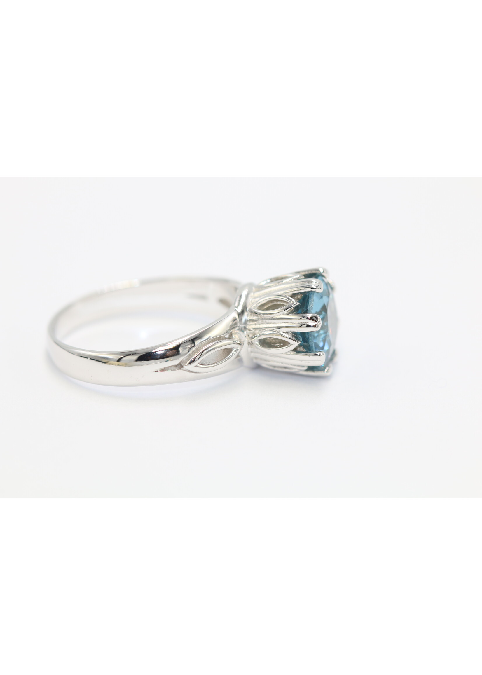 925 rhodium plated silver ring set with natural Blue Topaz
