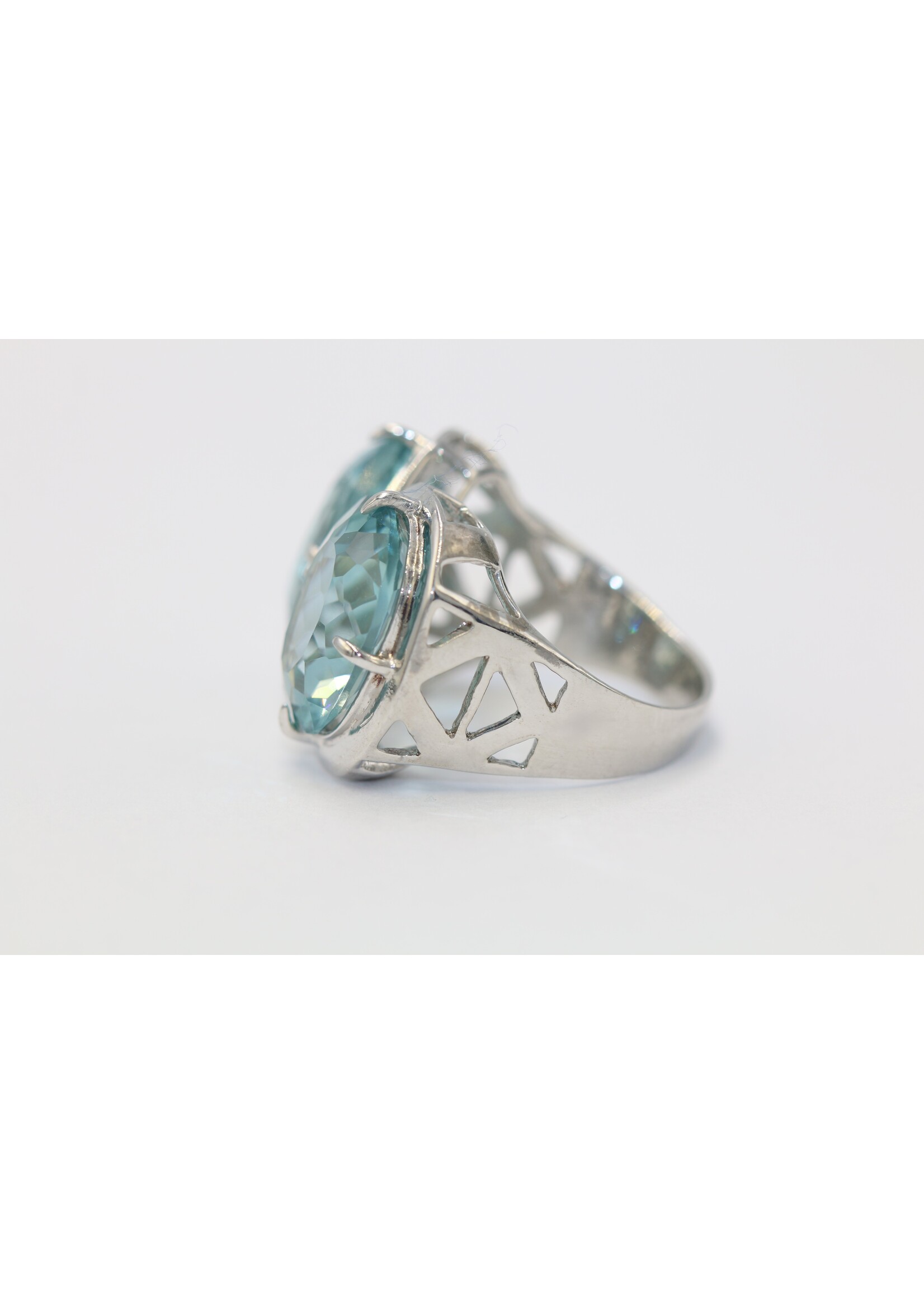925 rhodium plated silver ring set with natural Blue Topaz