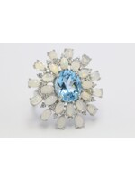 Ring with Topaz and Opals