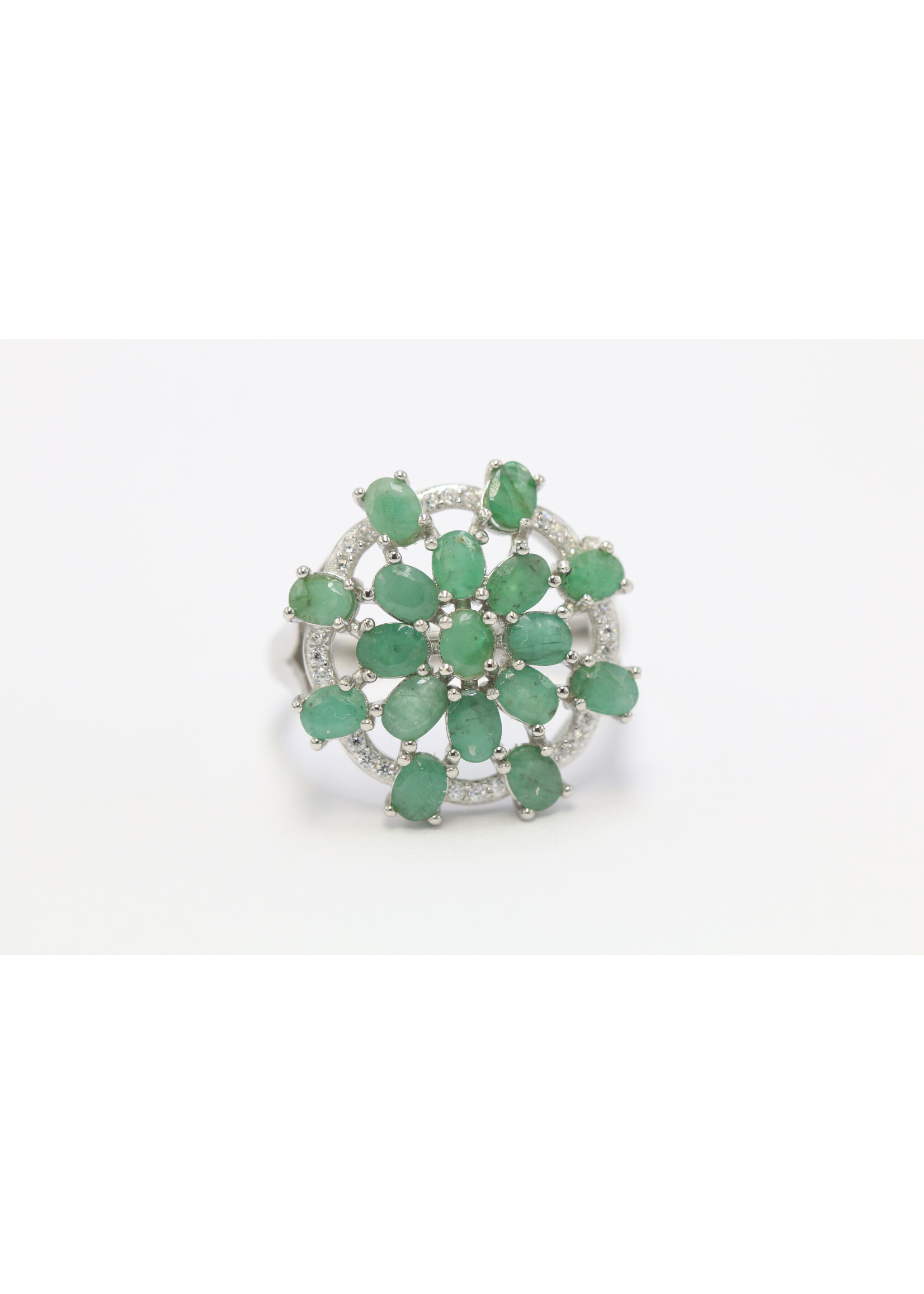 Anello in argento rodiato 925 con smeraldi naturali